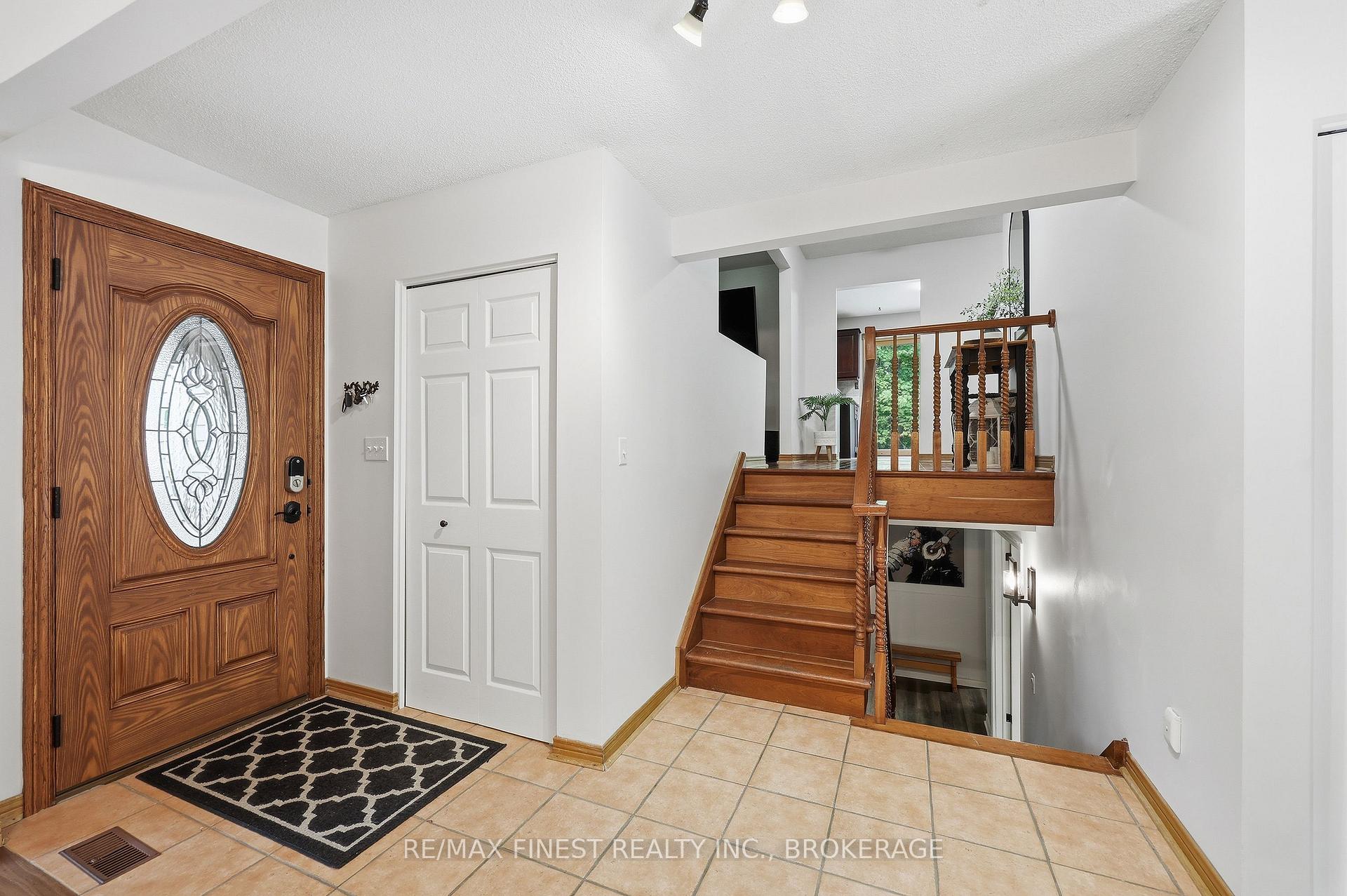 Photo 3 of 1465 Middle Road, Kingston, Kingston East (Incl CFB Kingston) — HOMEH