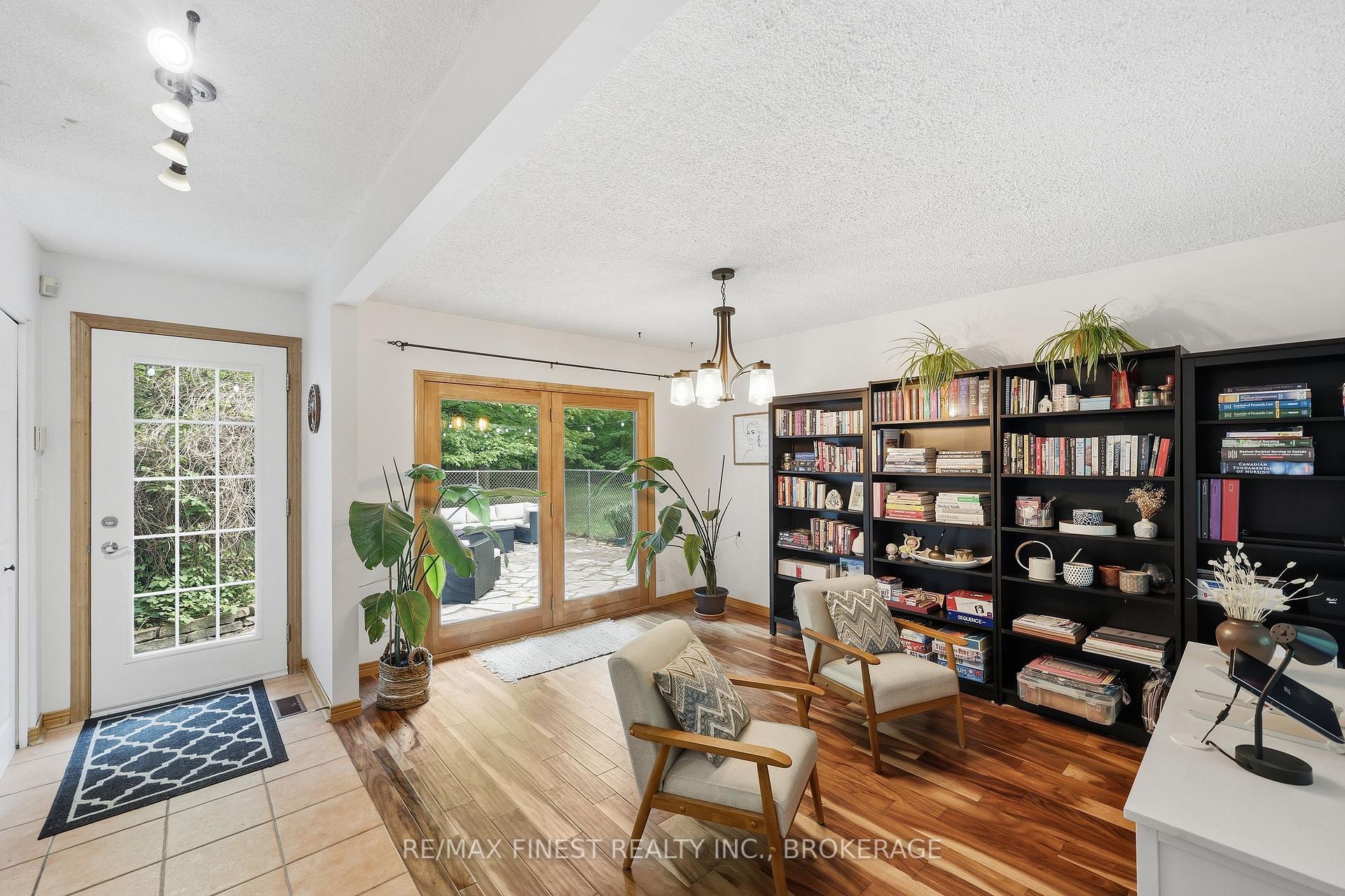 Photo 4 of 1465 Middle Road, Kingston, Kingston East (Incl CFB Kingston) — HOMEH