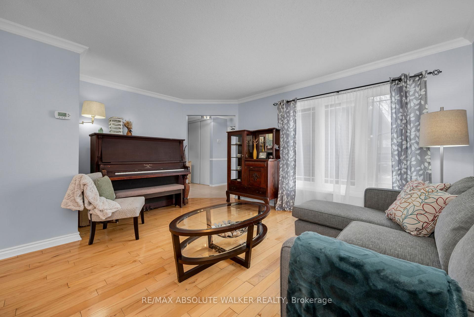 Photo 8 of 2061 Legrand Crescent, Ottawa, Queenswood Heights South — HOMEH