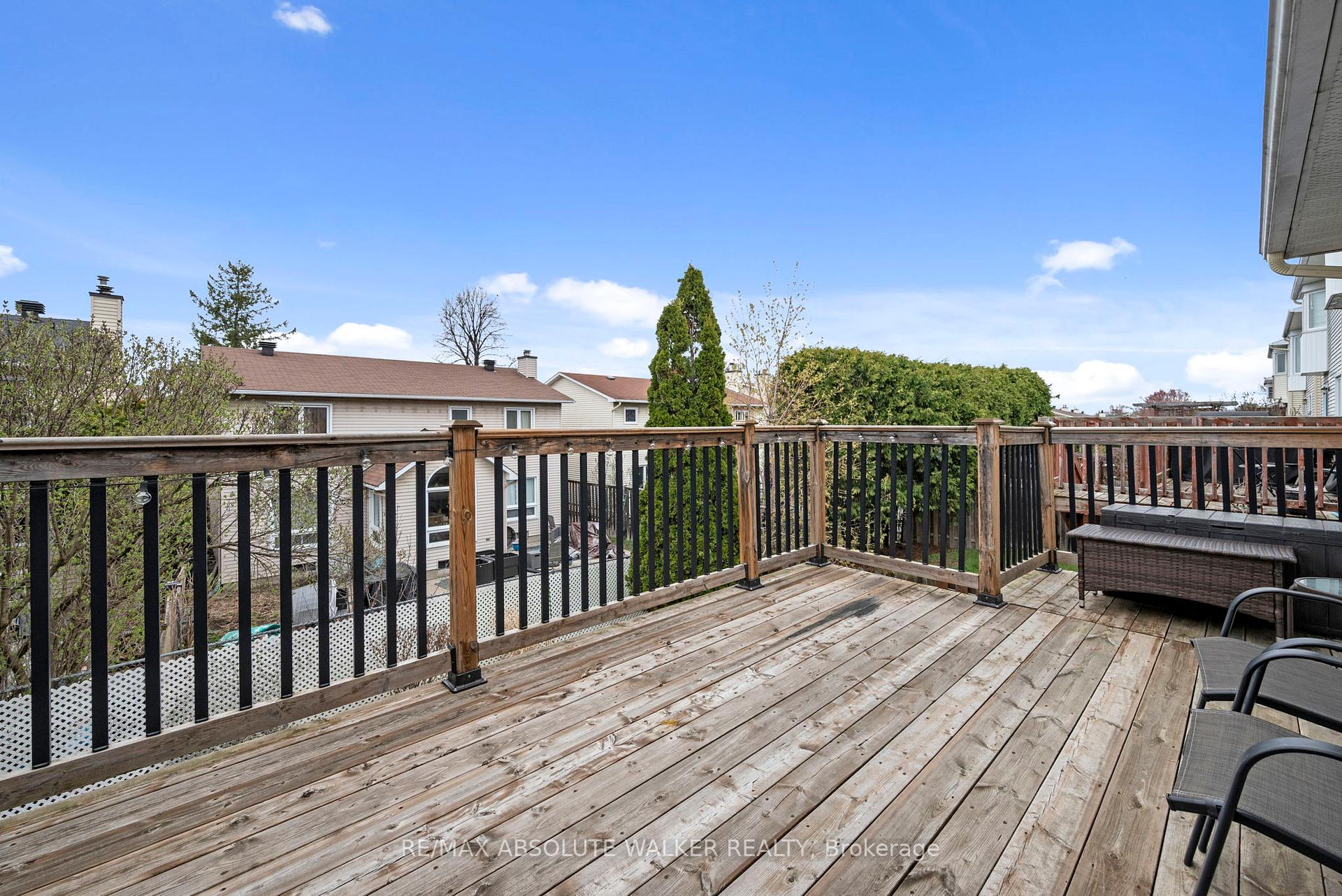 Photo 16 of 2061 Legrand Crescent, Ottawa, Queenswood Heights South — HOMEH
