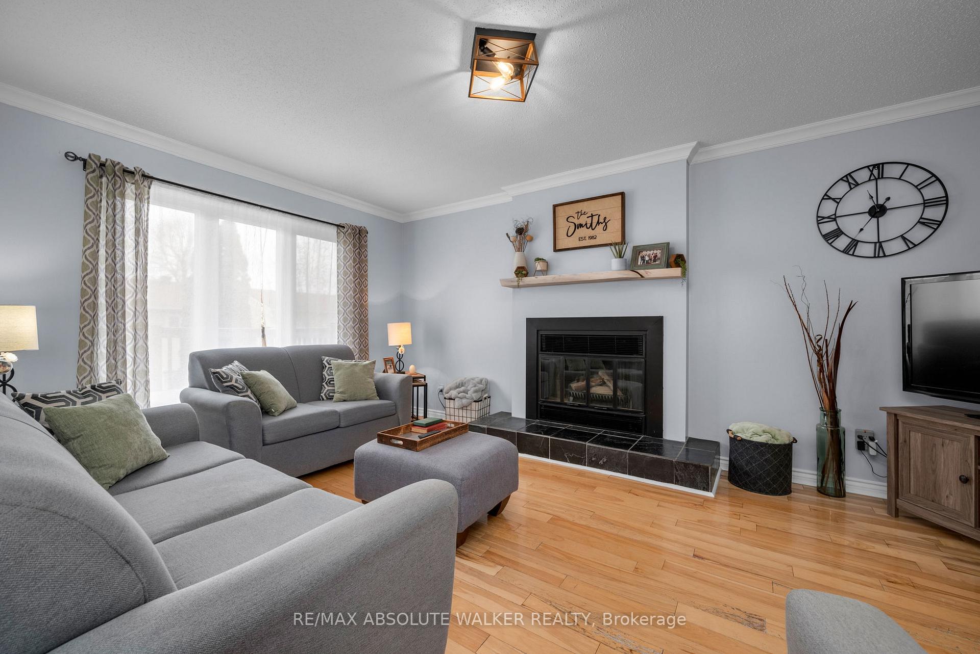 Photo 18 of 2061 Legrand Crescent, Ottawa, Queenswood Heights South — HOMEH
