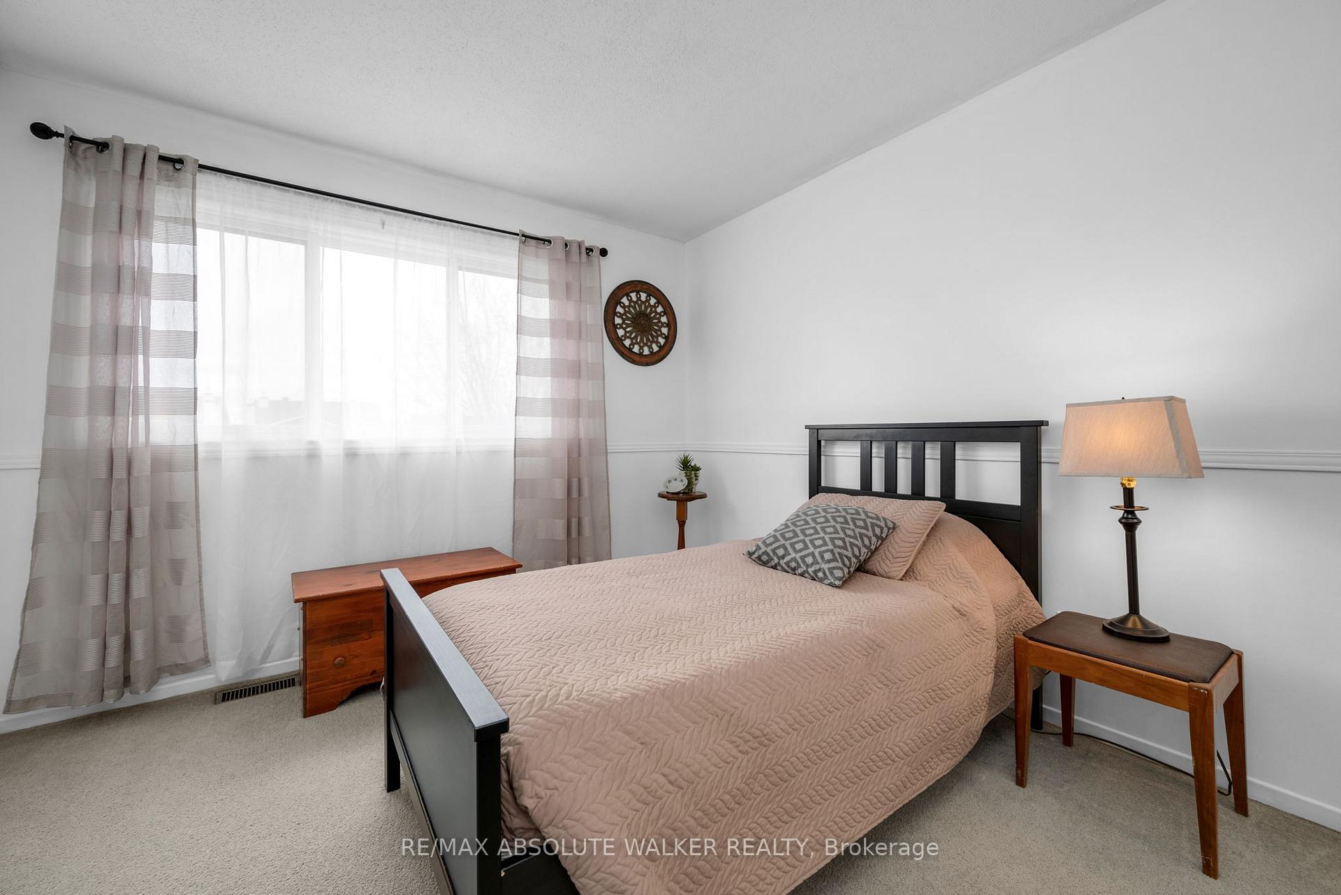 Photo 28 of 2061 Legrand Crescent, Ottawa, Queenswood Heights South — HOMEH