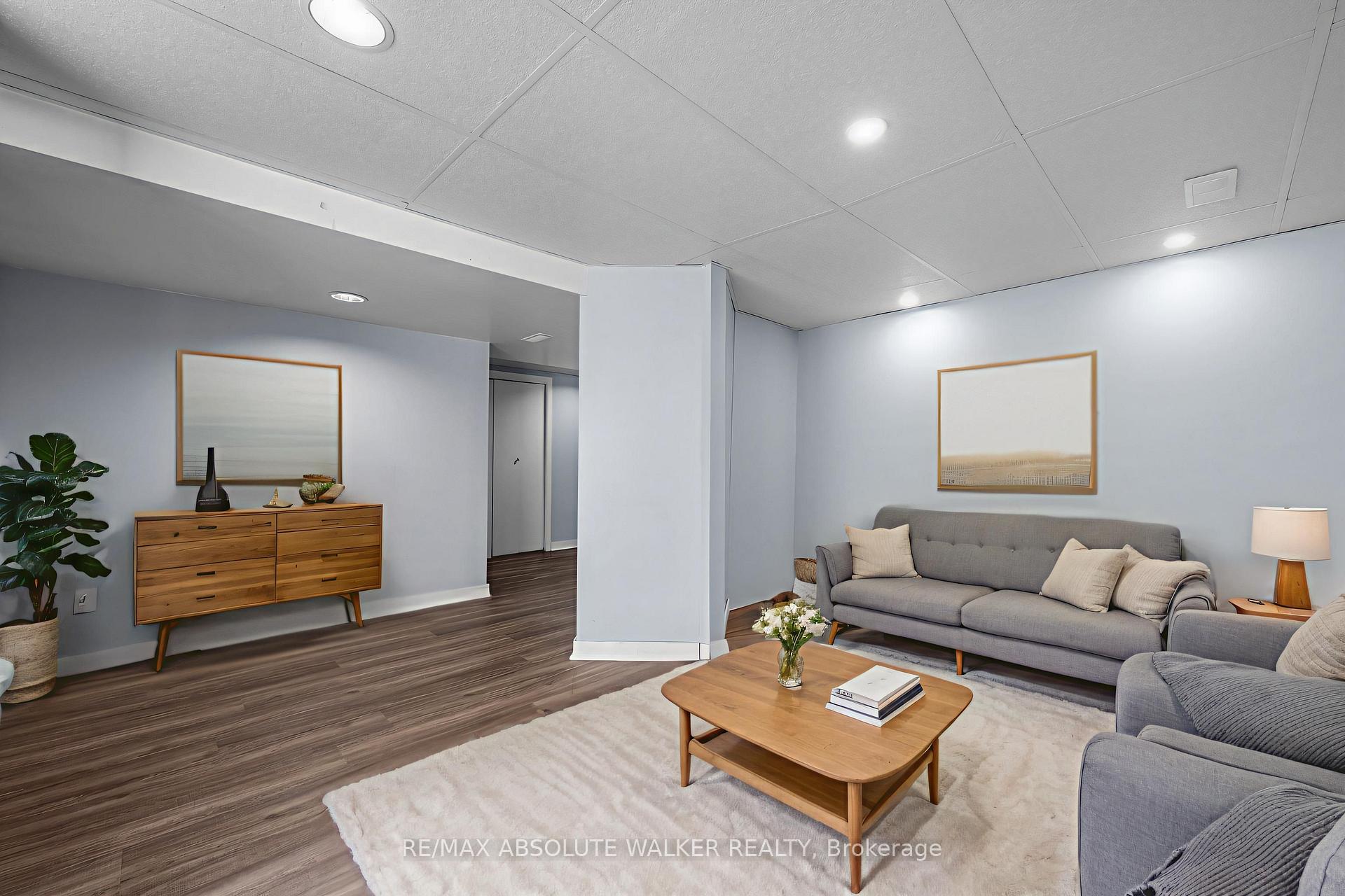 Photo 31 of 2061 Legrand Crescent, Ottawa, Queenswood Heights South — HOMEH