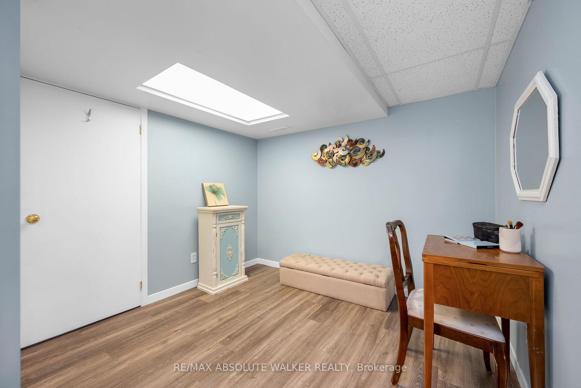 Photo 33 of 2061 Legrand Crescent, Ottawa, Queenswood Heights South — HOMEH