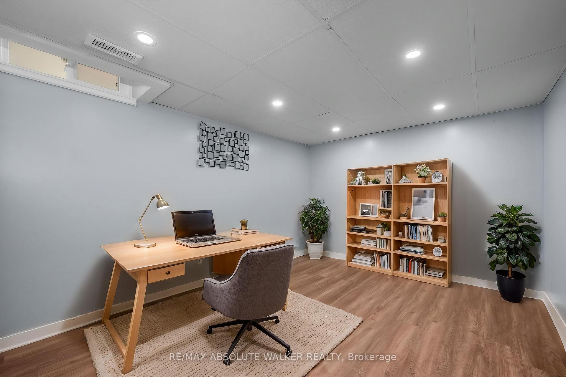 Photo 36 of 2061 Legrand Crescent, Ottawa, Queenswood Heights South — HOMEH