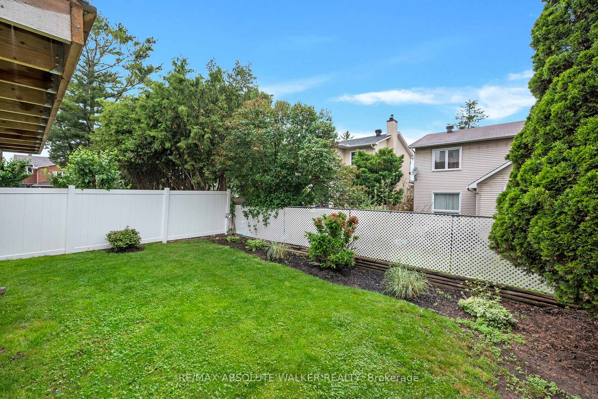 Photo 40 of 2061 Legrand Crescent, Ottawa, Queenswood Heights South — HOMEH