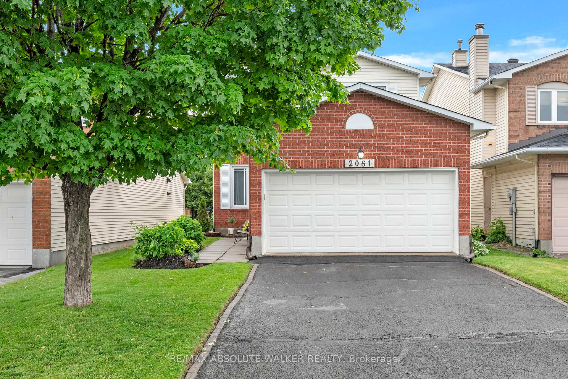 Photo 45 of 2061 Legrand Crescent, Ottawa, Queenswood Heights South — HOMEH