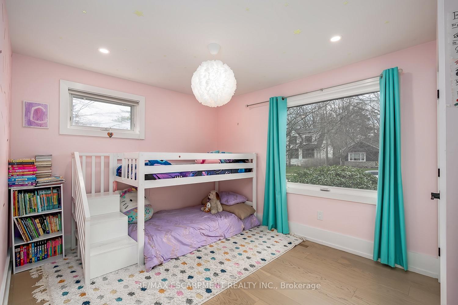Photo 25 of 327 Goodram Drive, Burlington, Shoreacres — HOMEH