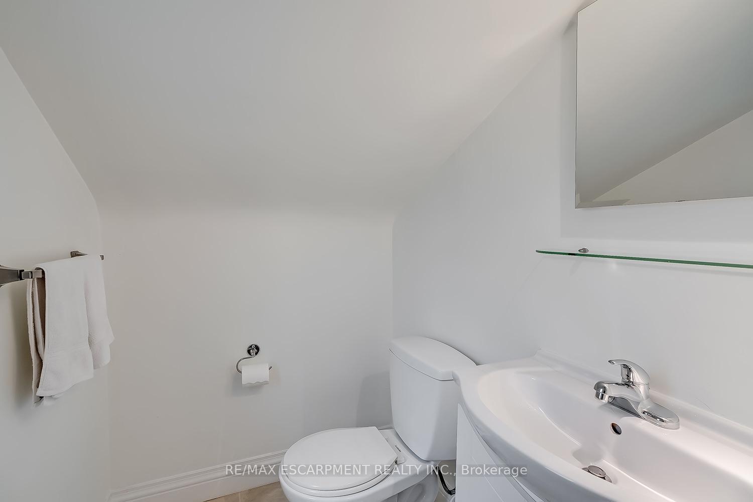 Photo 30 of 327 Goodram Drive, Burlington, Shoreacres — HOMEH