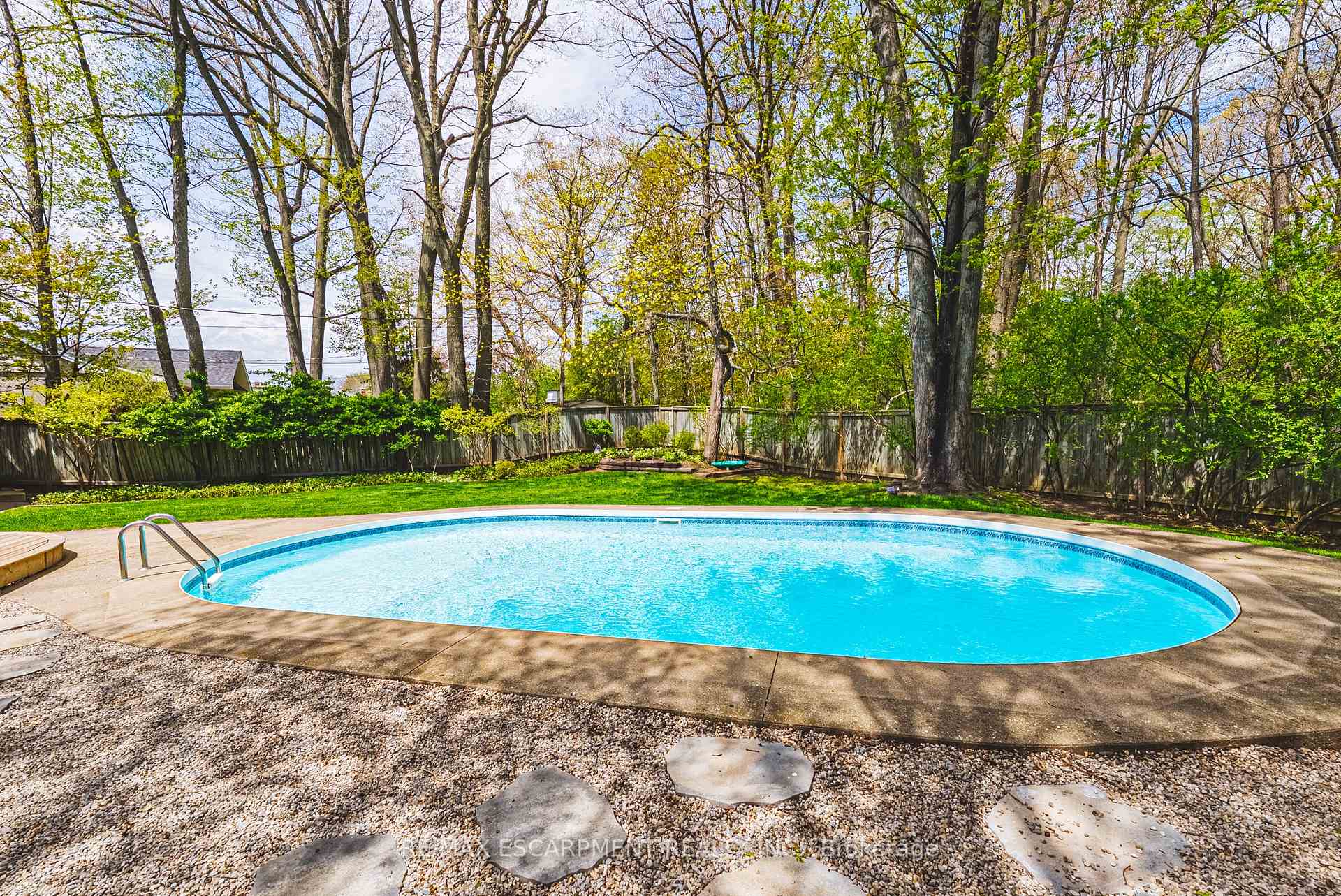 Photo 44 of 327 Goodram Drive, Burlington, Shoreacres — HOMEH