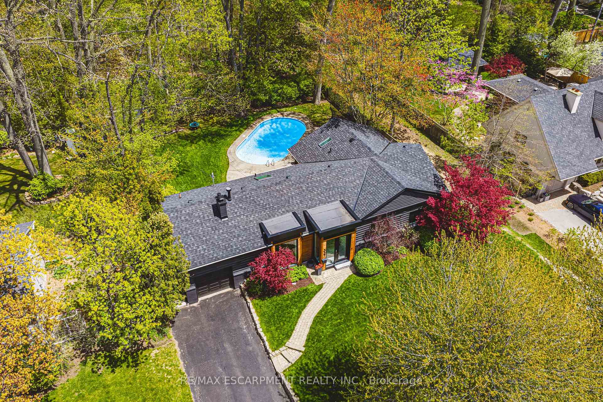 Photo 47 of 327 Goodram Drive, Burlington, Shoreacres — HOMEH