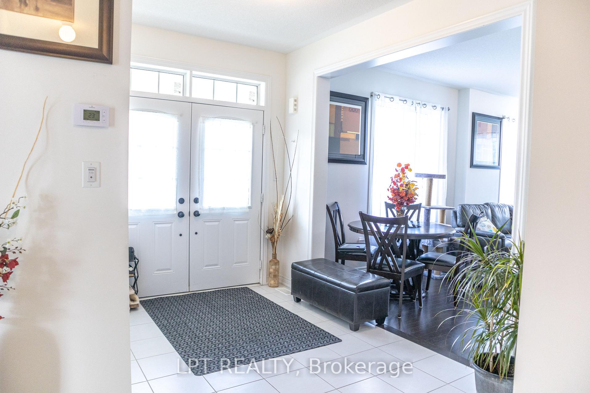 Photo 7 of 718 Anishinaabe Drive, Shelburne — HOMEH