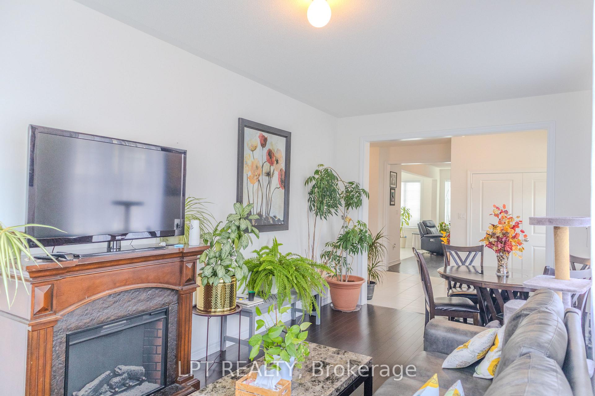 Photo 8 of 718 Anishinaabe Drive, Shelburne — HOMEH