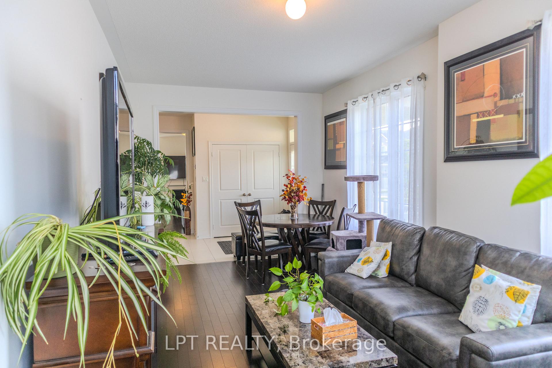 Photo 10 of 718 Anishinaabe Drive, Shelburne — HOMEH