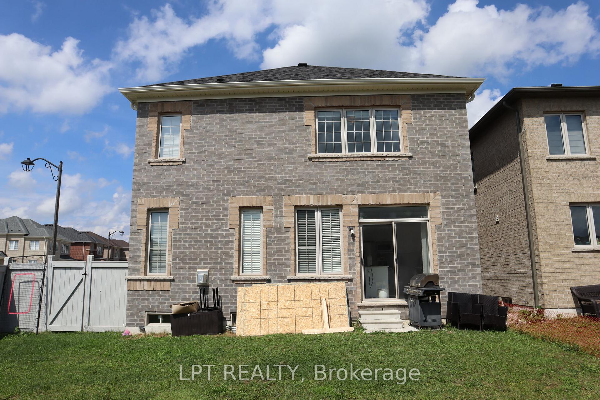Photo 46 of 718 Anishinaabe Drive, Shelburne — HOMEH