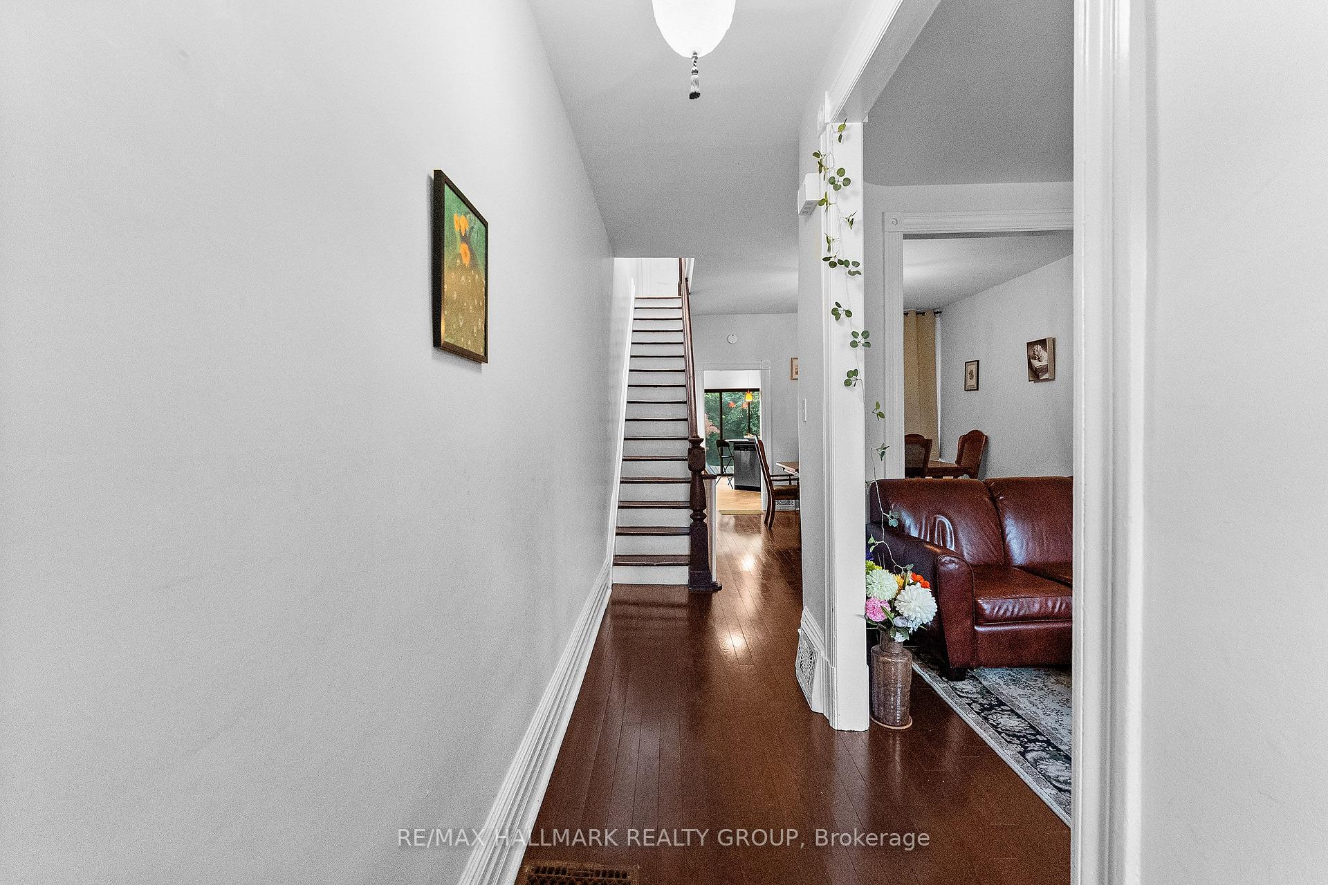 Photo 2 of 157 St Andrew Street, Ottawa, Lower Town/Byward Market — HOMEH