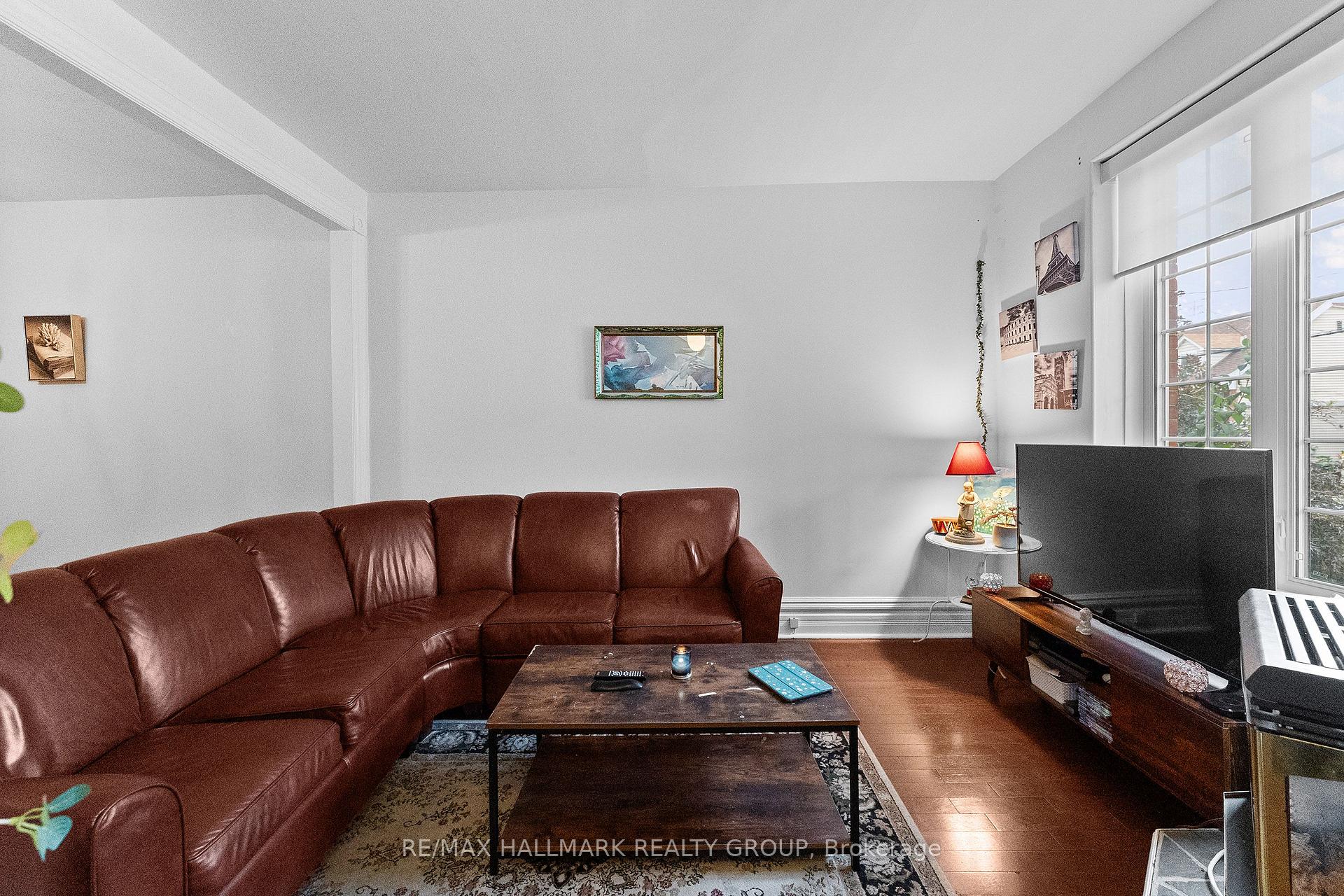 Photo 3 of 157 St Andrew Street, Ottawa, Lower Town/Byward Market — HOMEH
