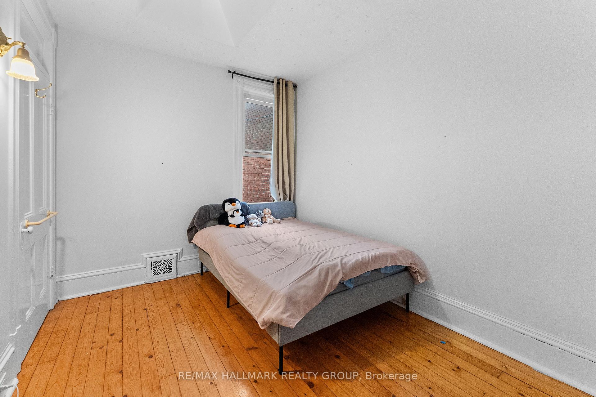 Photo 17 of 157 St Andrew Street, Ottawa, Lower Town/Byward Market — HOMEH