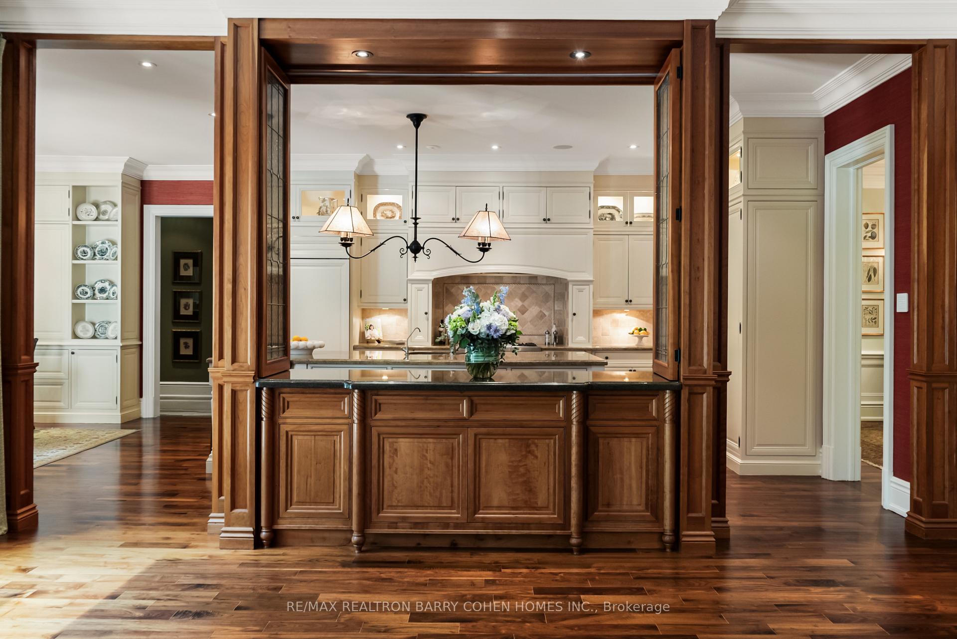 Photo 13 of 113 Donwoods Drive, North York, Bridle Path-Sunnybrook-York Mills — HOMEH