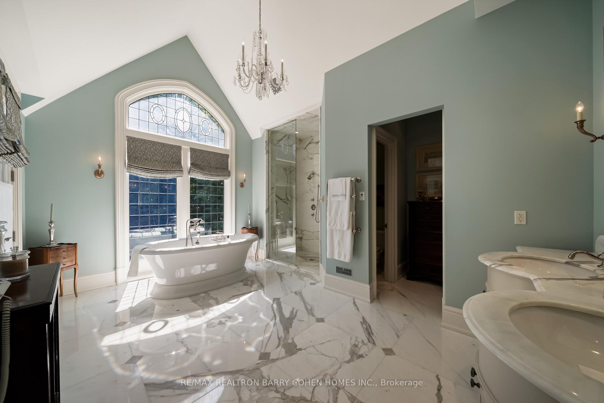 Photo 33 of 113 Donwoods Drive, North York, Bridle Path-Sunnybrook-York Mills — HOMEH