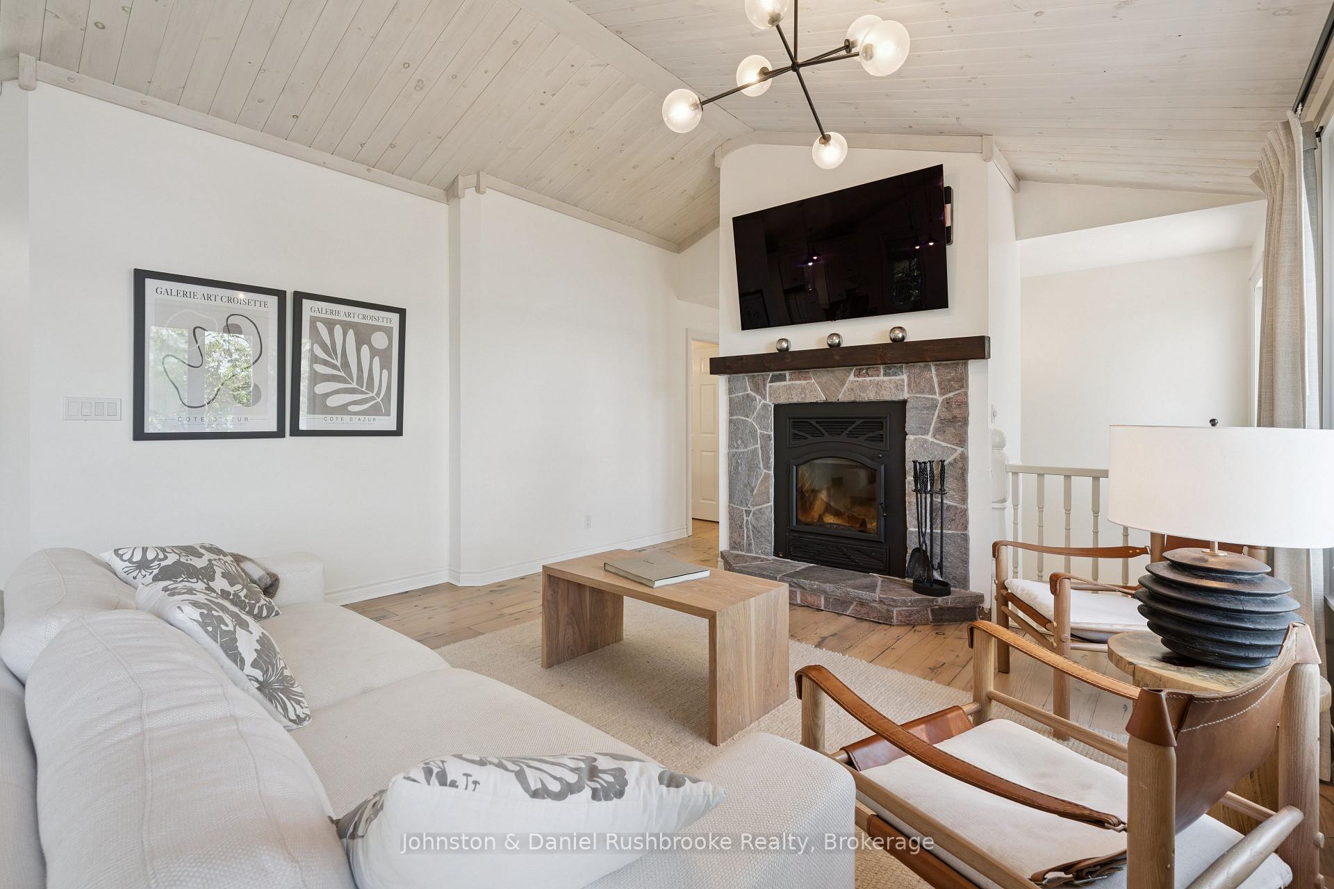 Photo 7 of 26 King Street, Seguin — HOMEH