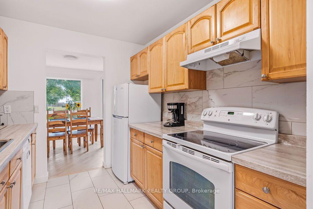 Photo 6 of Unit 64, 74 Welsh Private, Ottawa, Hunt Club Park — HOMEH
