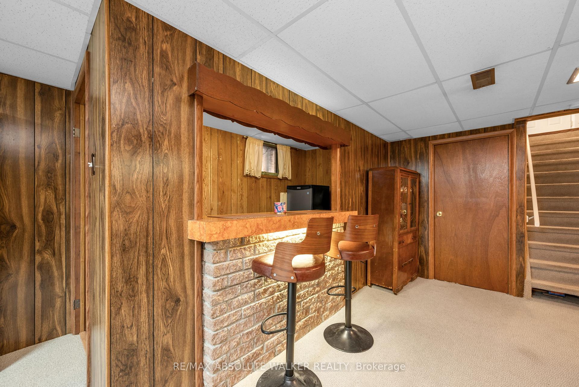 Photo 4 of 337 Roxdale Avenue, Ottawa, Bilberry Creek/Queenswood Heights — HOMEH