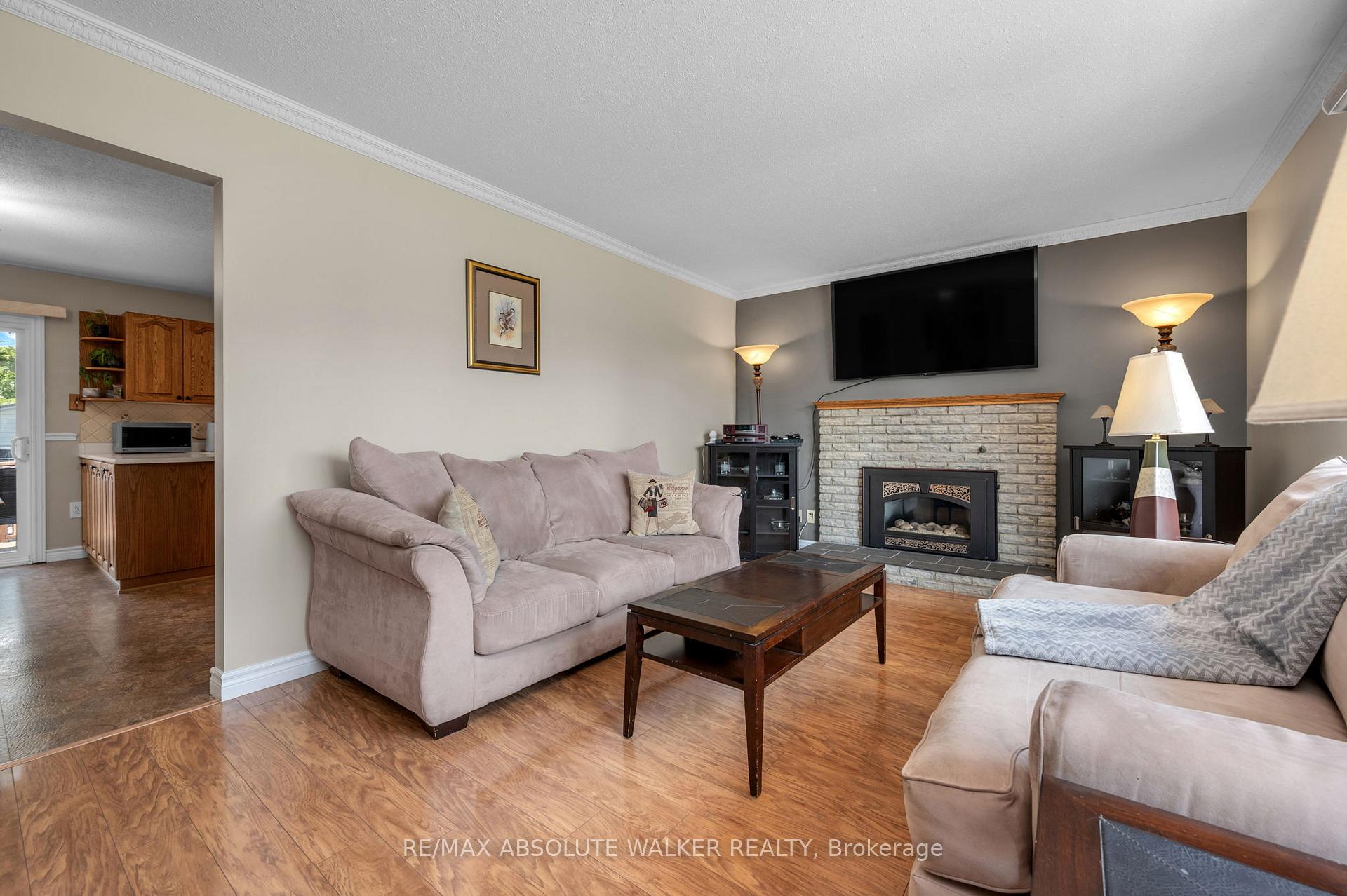 Photo 11 of 337 Roxdale Avenue, Ottawa, Bilberry Creek/Queenswood Heights — HOMEH