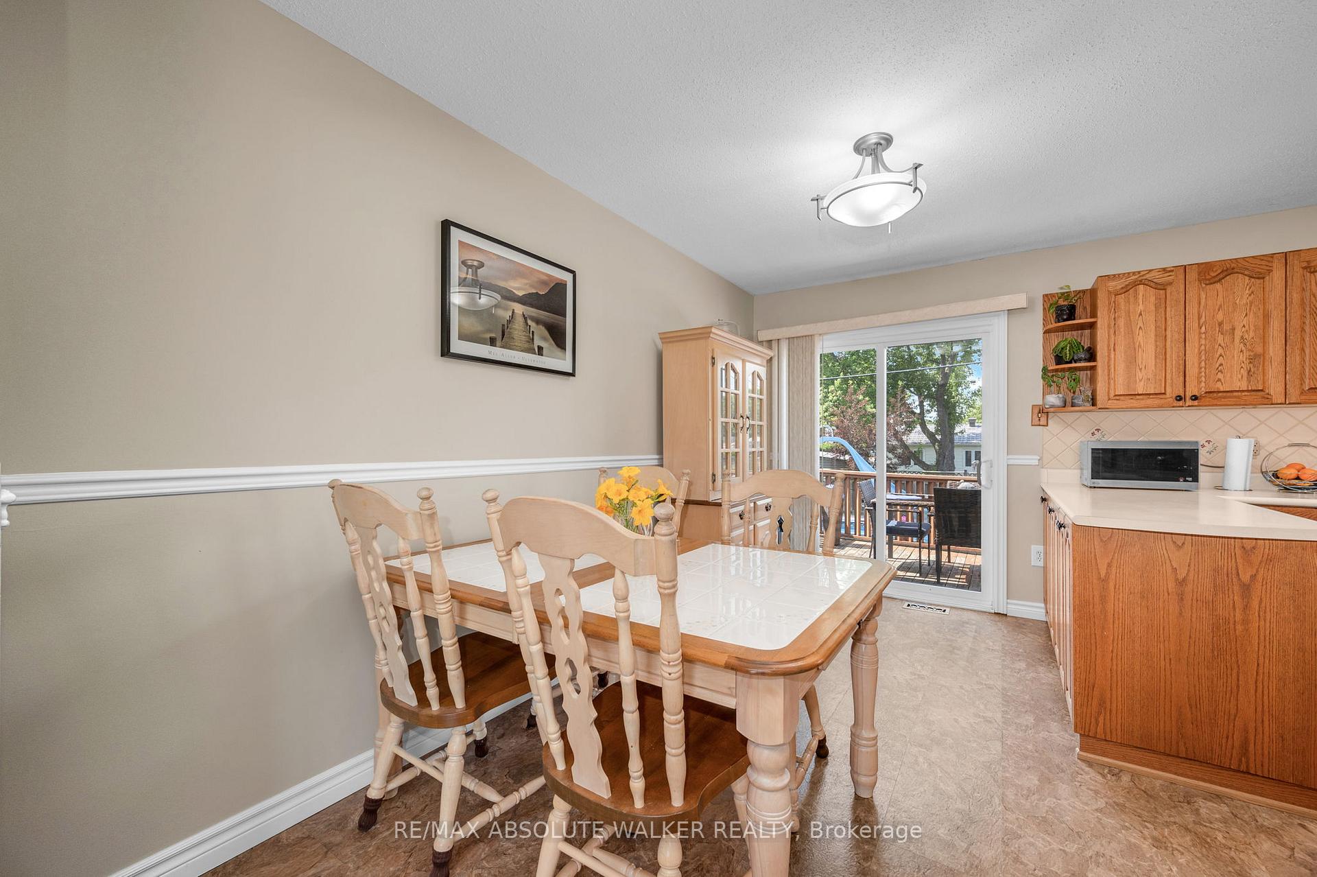 Photo 13 of 337 Roxdale Avenue, Ottawa, Bilberry Creek/Queenswood Heights — HOMEH