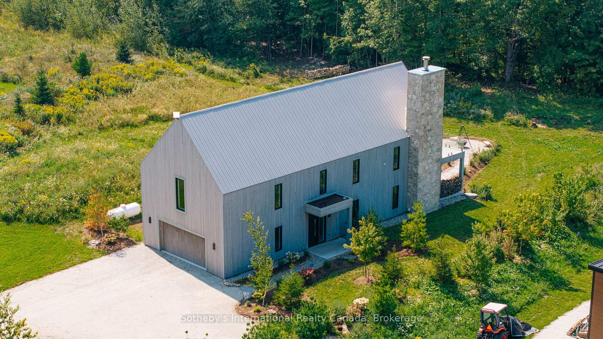 Photo 2 of 120 Mimi Crescent, Meaford — HOMEH
