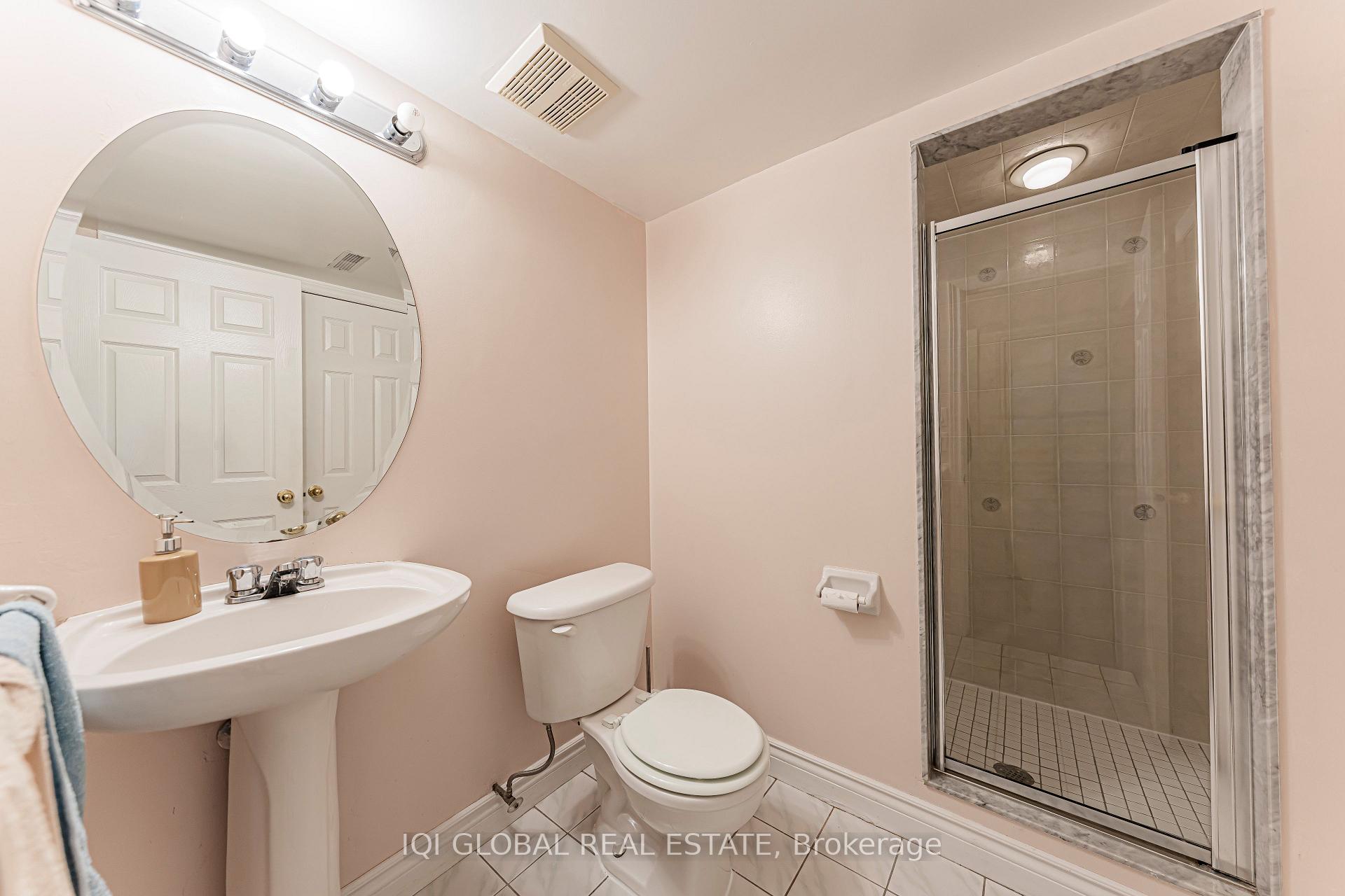 Photo 10 of 30 Pond Drive, Markham, Commerce Valley — HOMEH