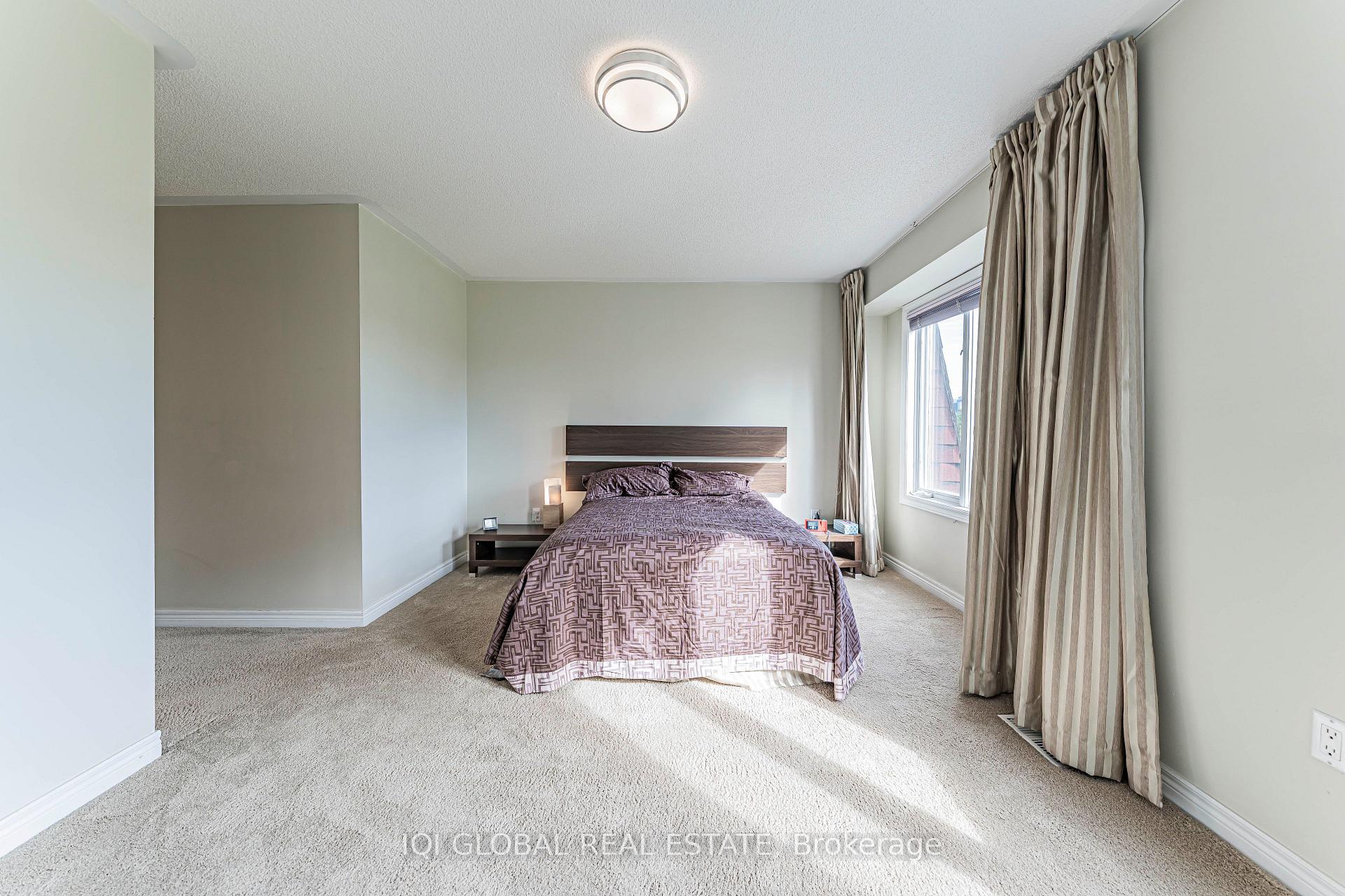 Photo 19 of 30 Pond Drive, Markham, Commerce Valley — HOMEH