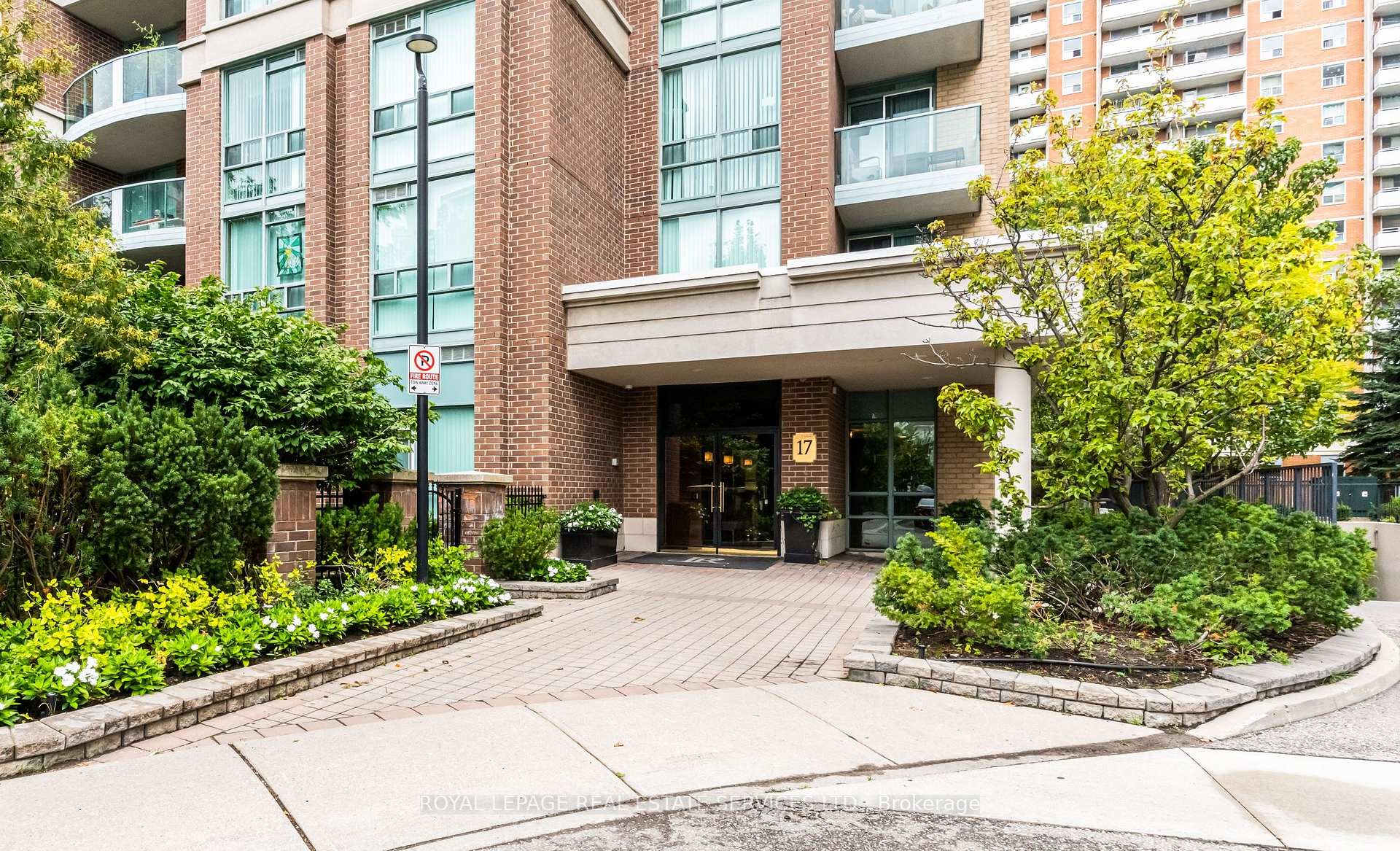 Photo 2 of Unit 509, 17 Michael Power Place, Etobicoke, Islington-City Centre West — HOMEH