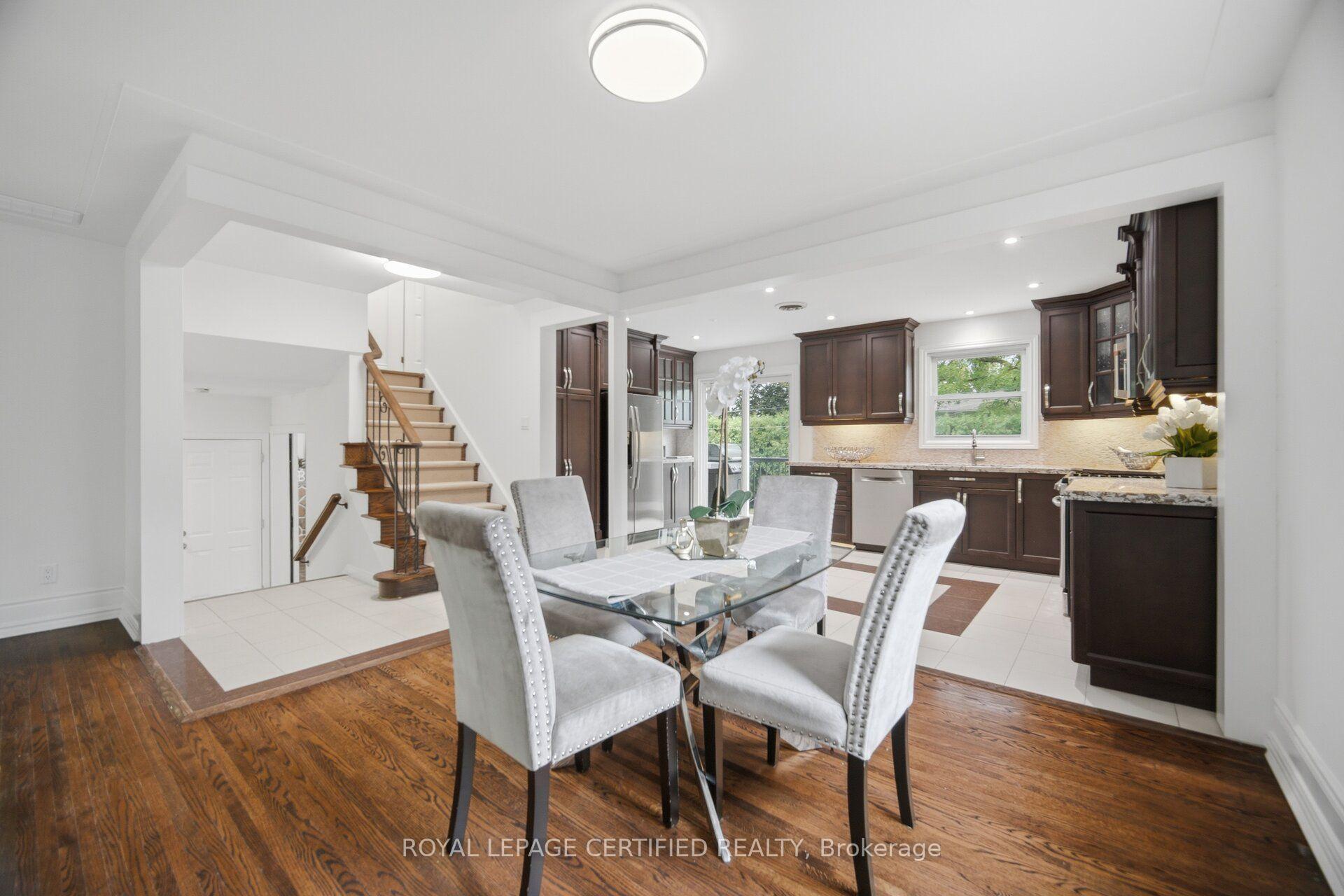 Photo 5 of 3490 Rexway Drive, Burlington, Roseland — HOMEH