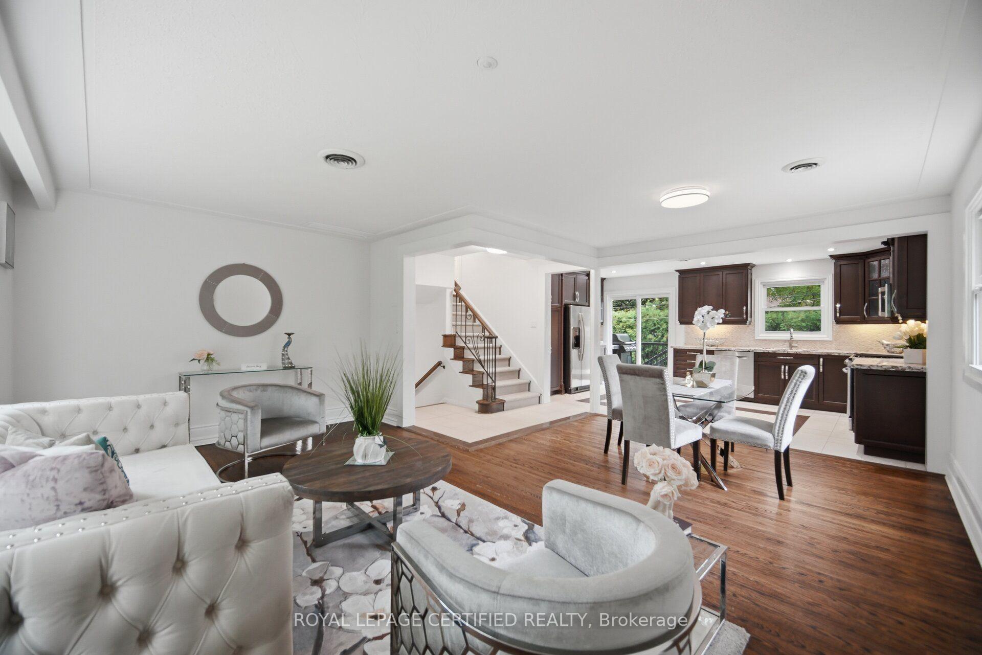 Photo 8 of 3490 Rexway Drive, Burlington, Roseland — HOMEH