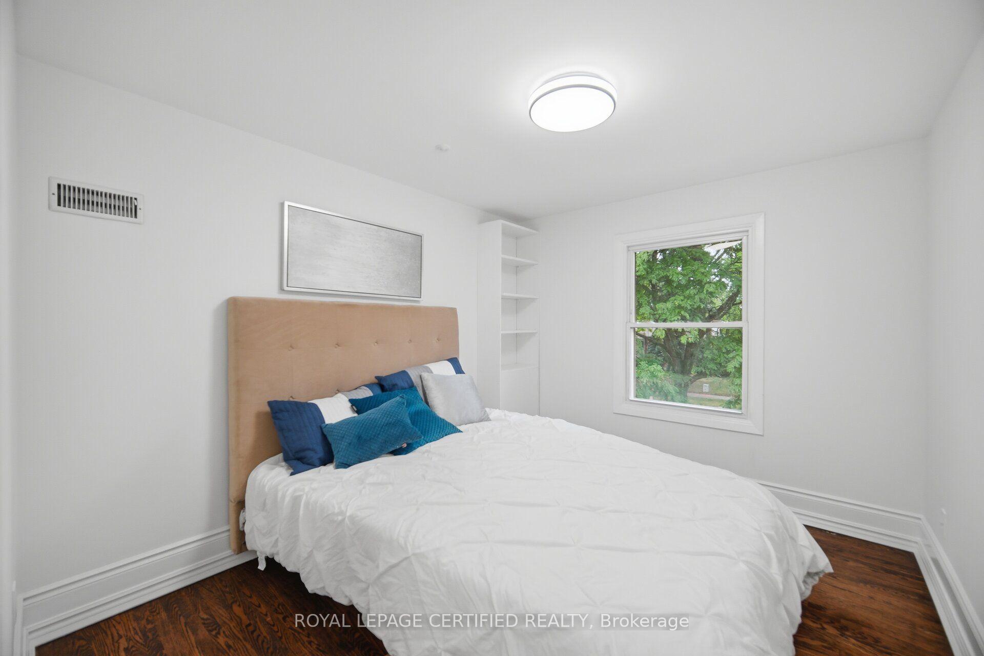 Photo 23 of 3490 Rexway Drive, Burlington, Roseland — HOMEH