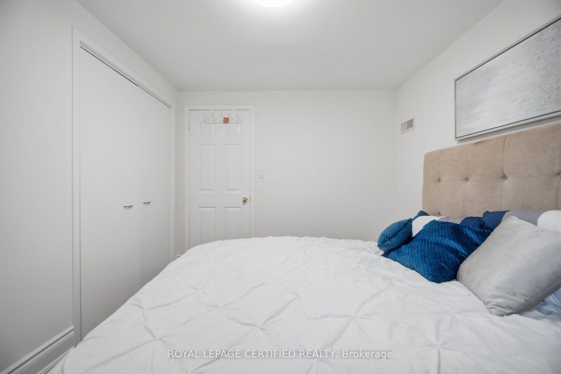 Photo 24 of 3490 Rexway Drive, Burlington, Roseland — HOMEH