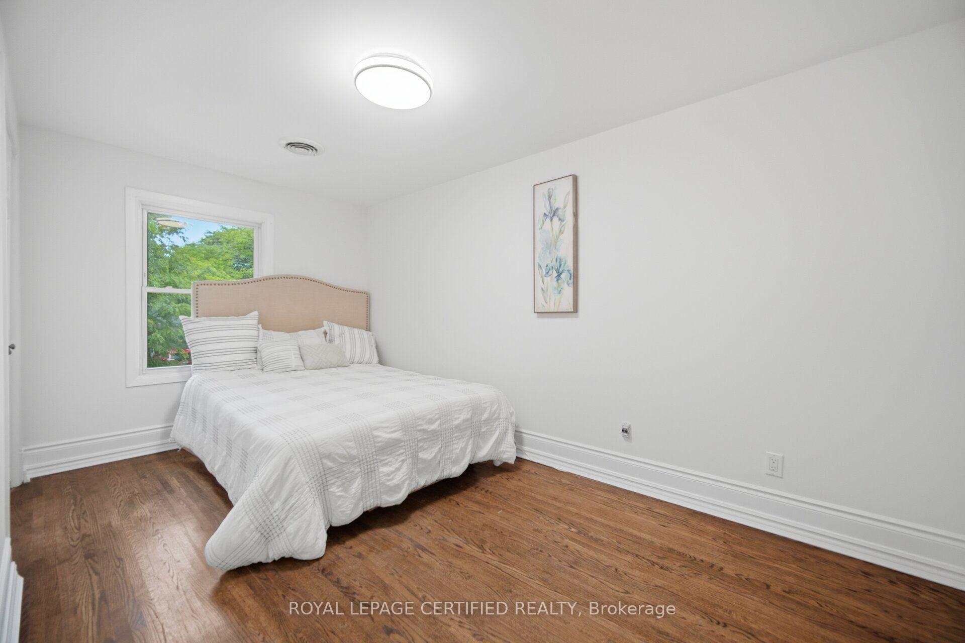 Photo 25 of 3490 Rexway Drive, Burlington, Roseland — HOMEH