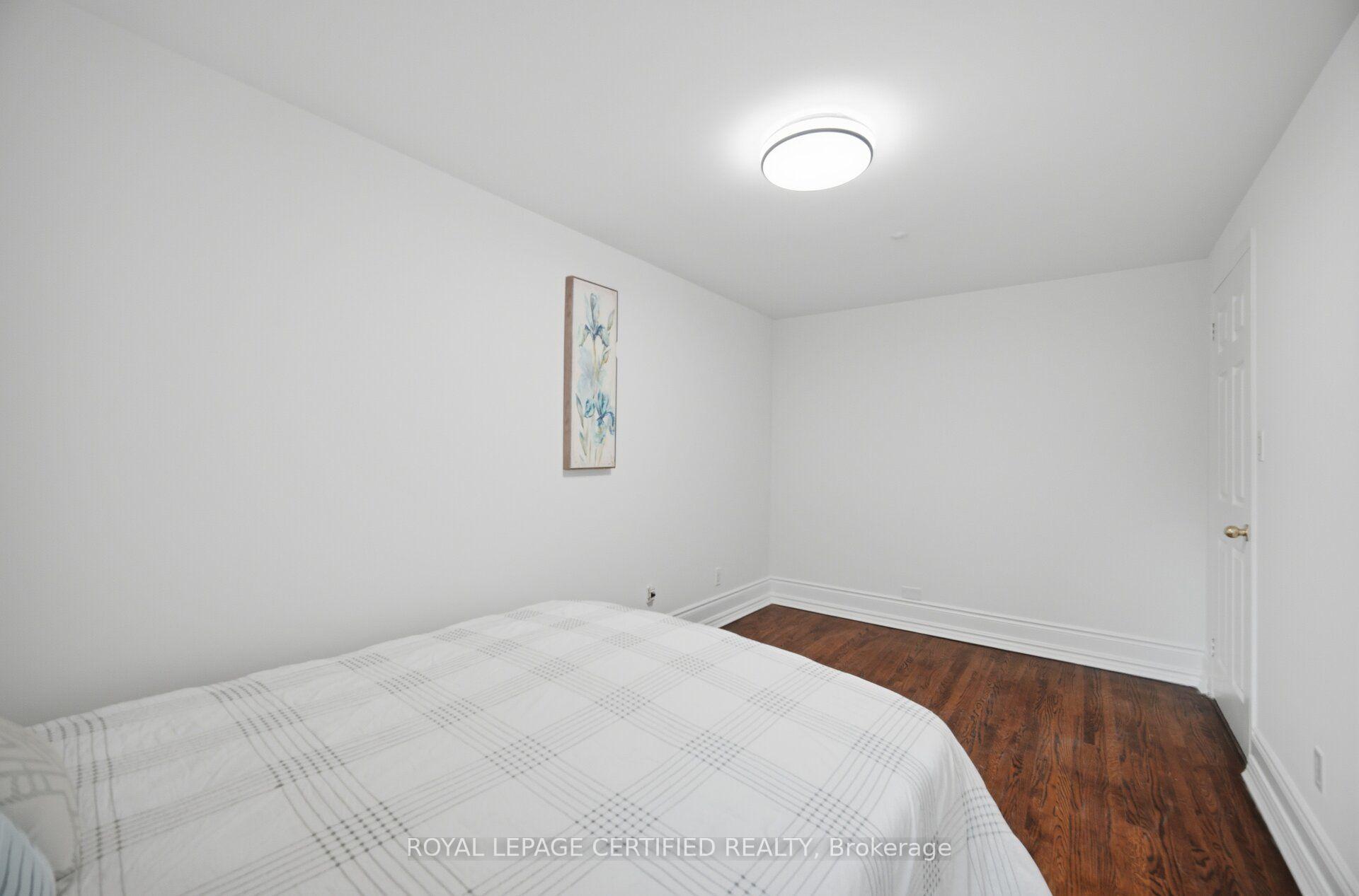 Photo 27 of 3490 Rexway Drive, Burlington, Roseland — HOMEH