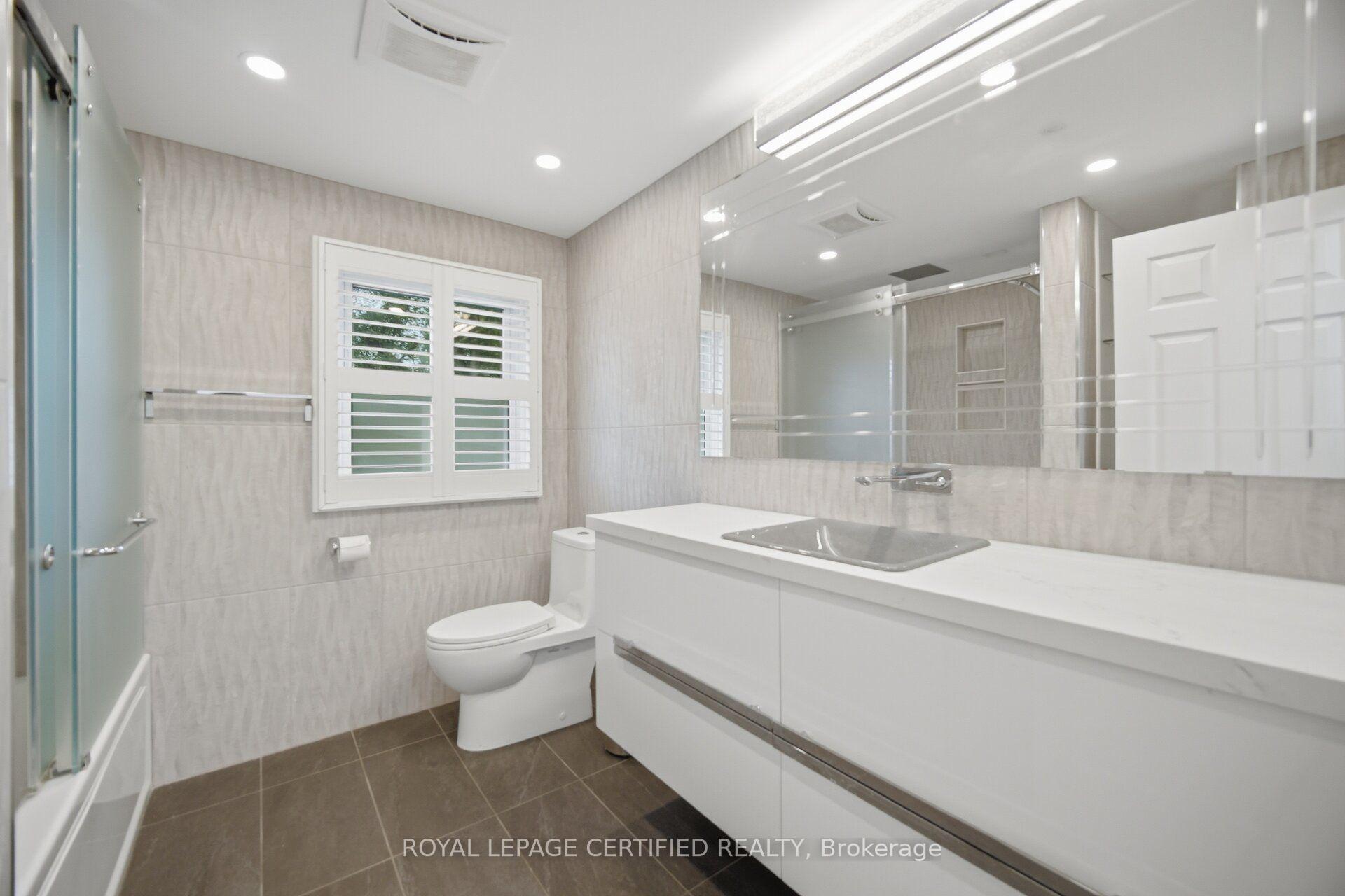 Photo 28 of 3490 Rexway Drive, Burlington, Roseland — HOMEH
