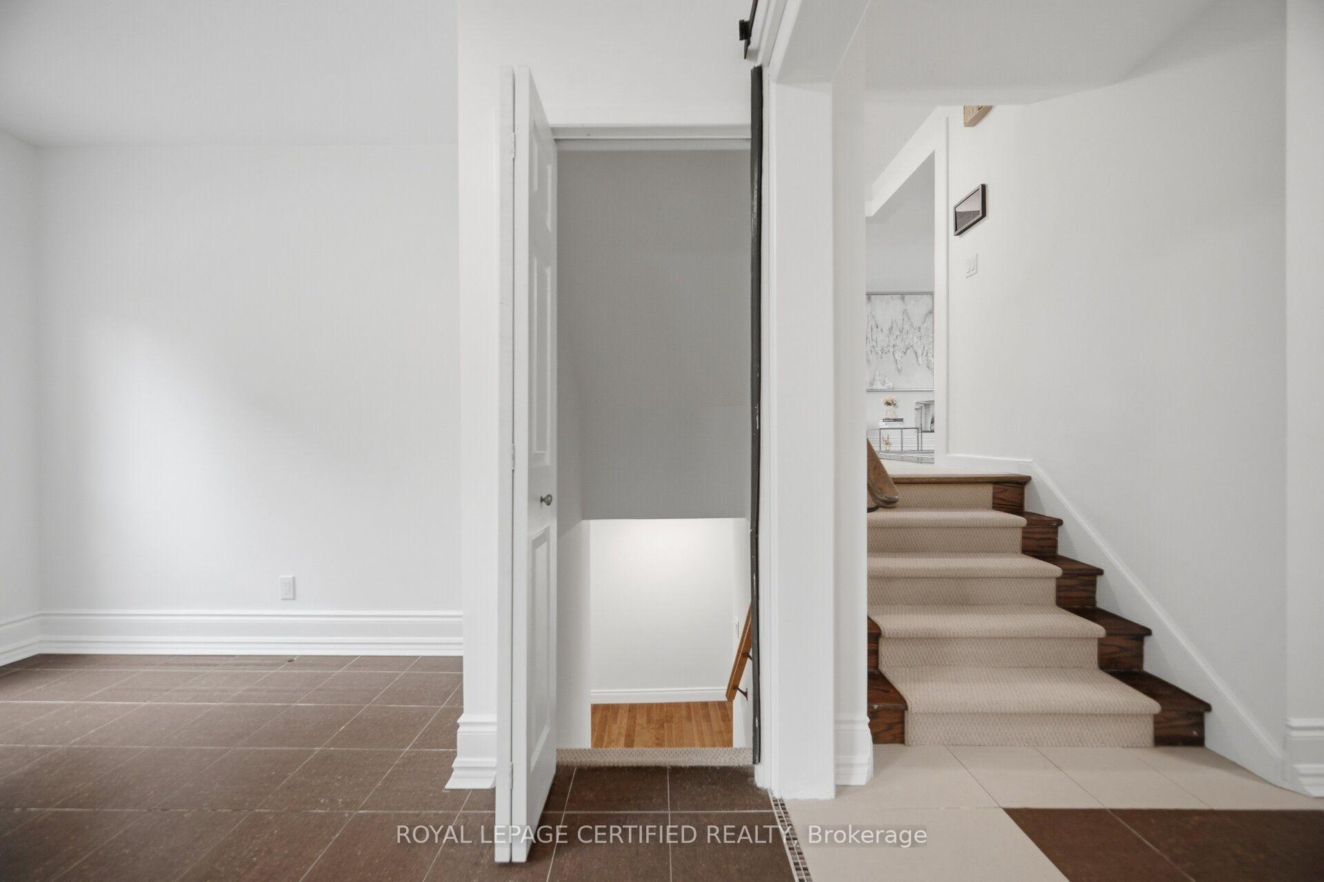 Photo 30 of 3490 Rexway Drive, Burlington, Roseland — HOMEH