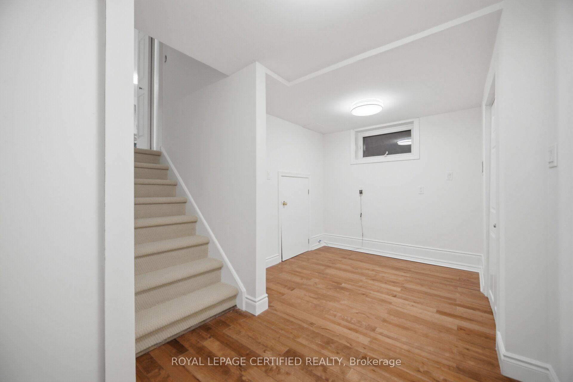 Photo 31 of 3490 Rexway Drive, Burlington, Roseland — HOMEH