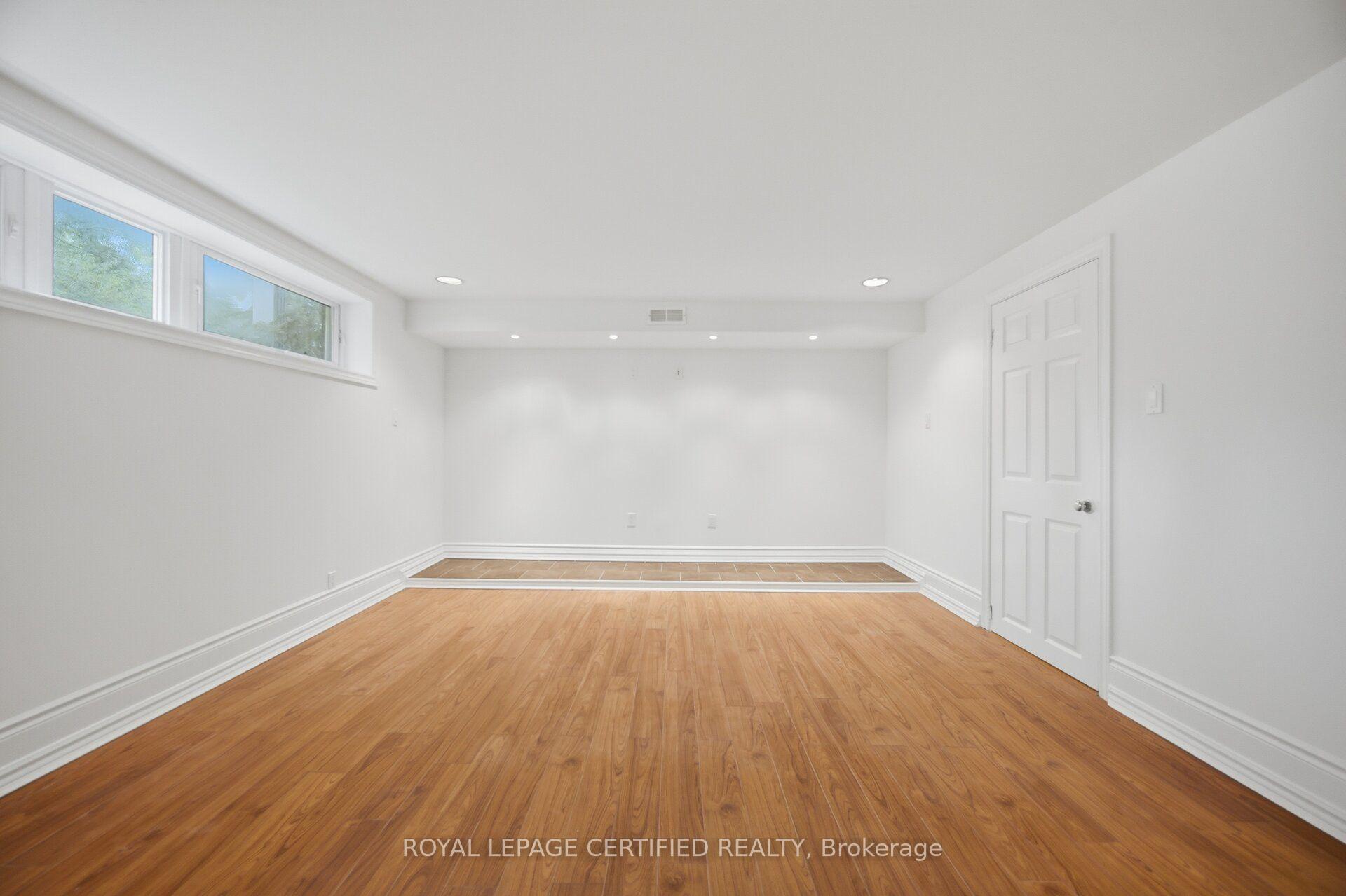 Photo 33 of 3490 Rexway Drive, Burlington, Roseland — HOMEH