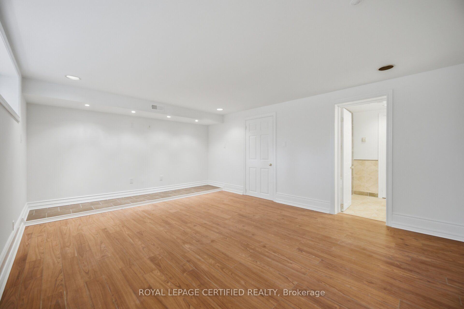 Photo 35 of 3490 Rexway Drive, Burlington, Roseland — HOMEH