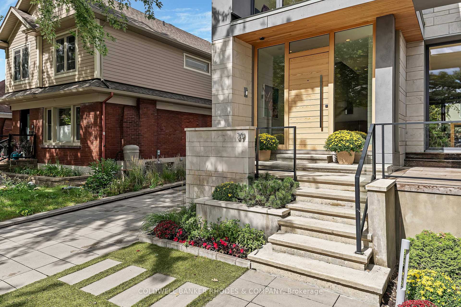 Photo 2 of 39 Merritt Avenue, Ottawa, Ottawa East — HOMEH