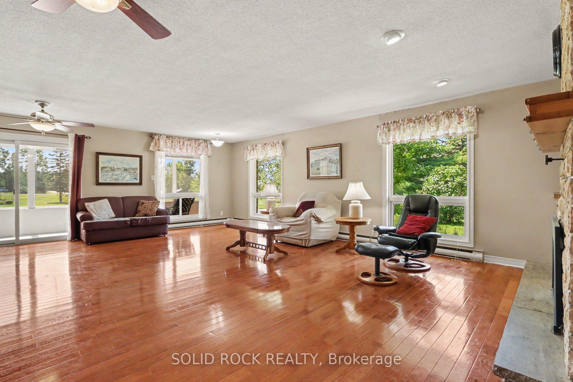 Photo 3 of 220 Highfield Crescent, Beckwith, Beckwith Twp — HOMEH
