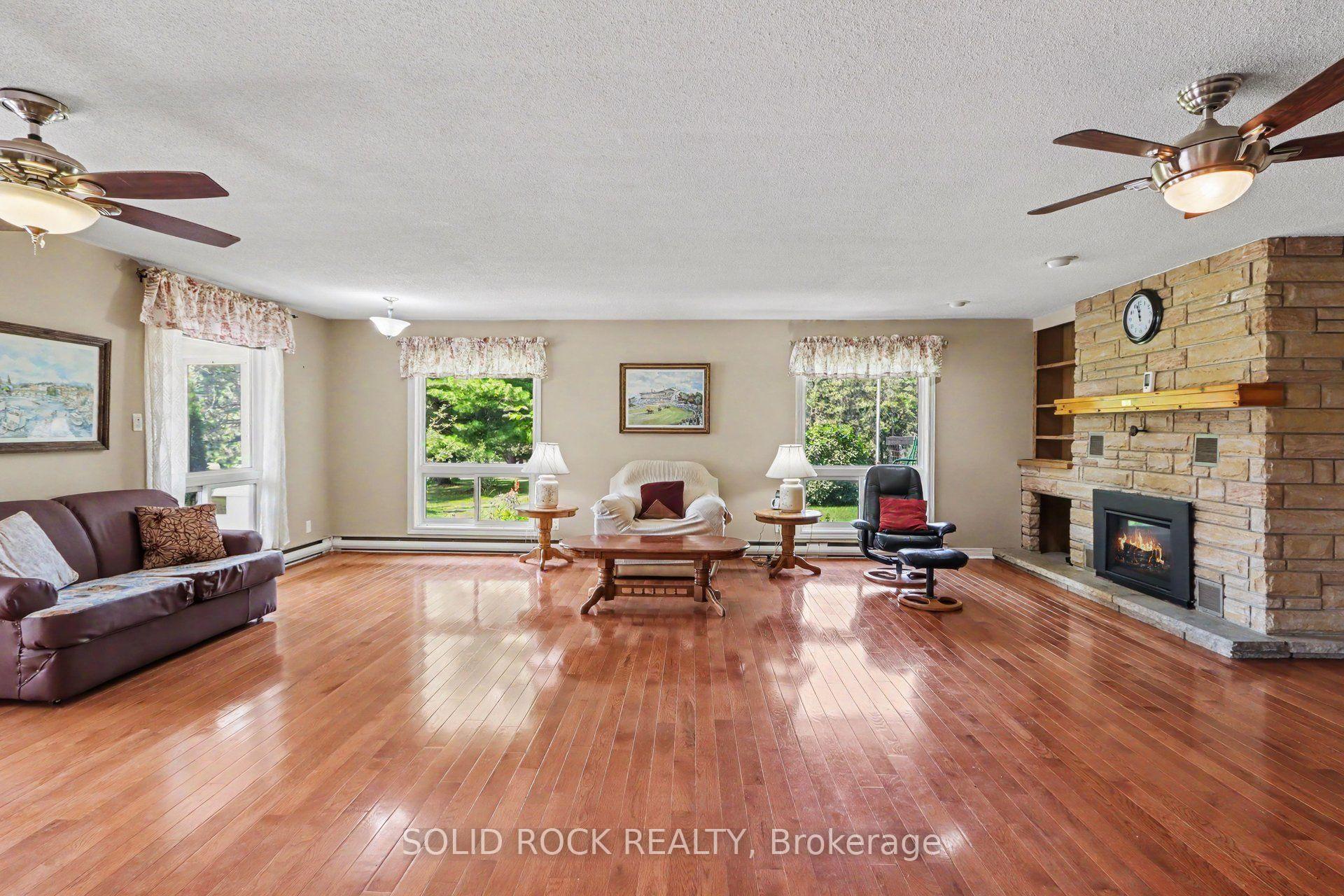 Photo 5 of 220 Highfield Crescent, Beckwith, Beckwith Twp — HOMEH
