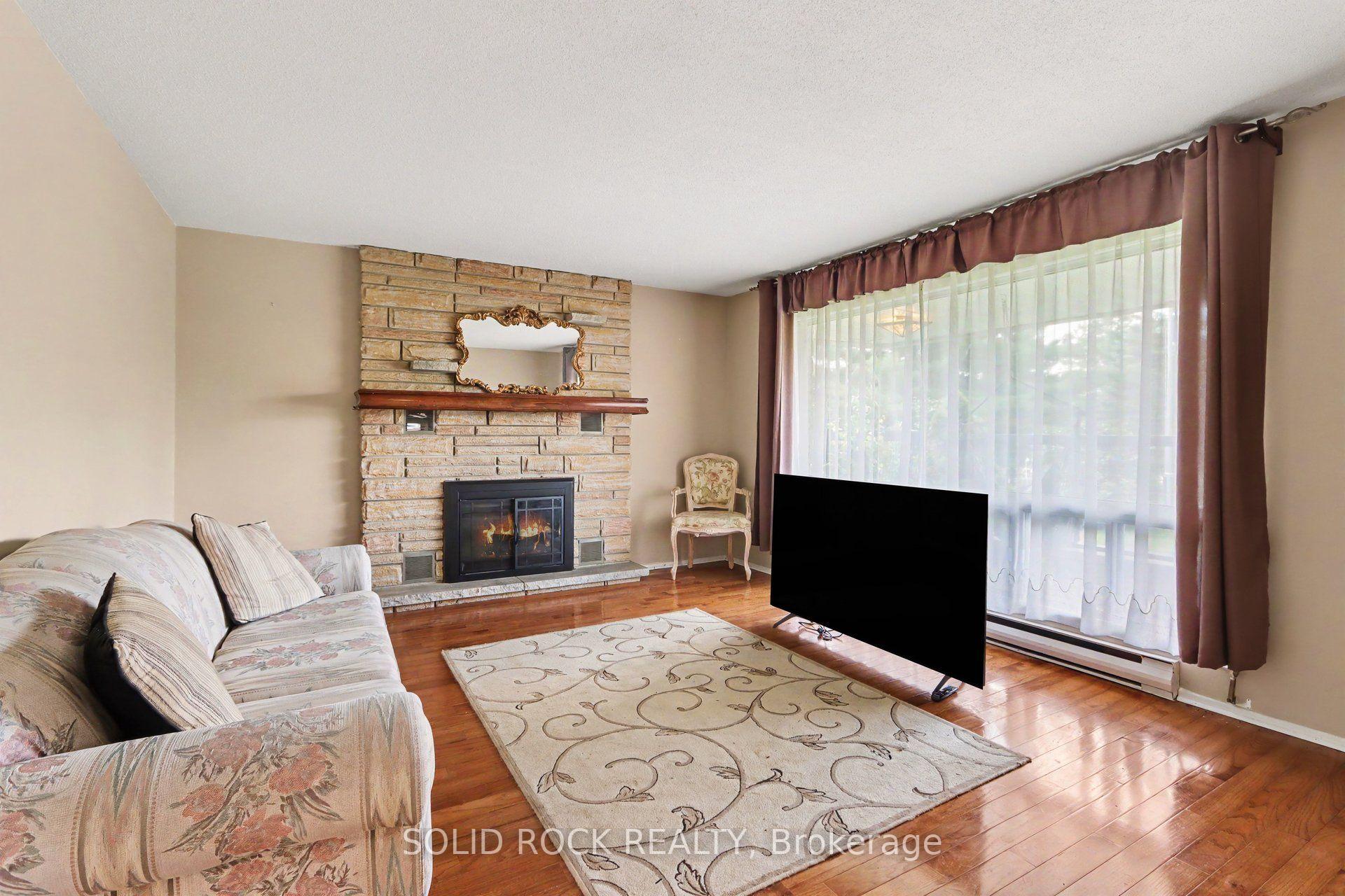Photo 8 of 220 Highfield Crescent, Beckwith, Beckwith Twp — HOMEH