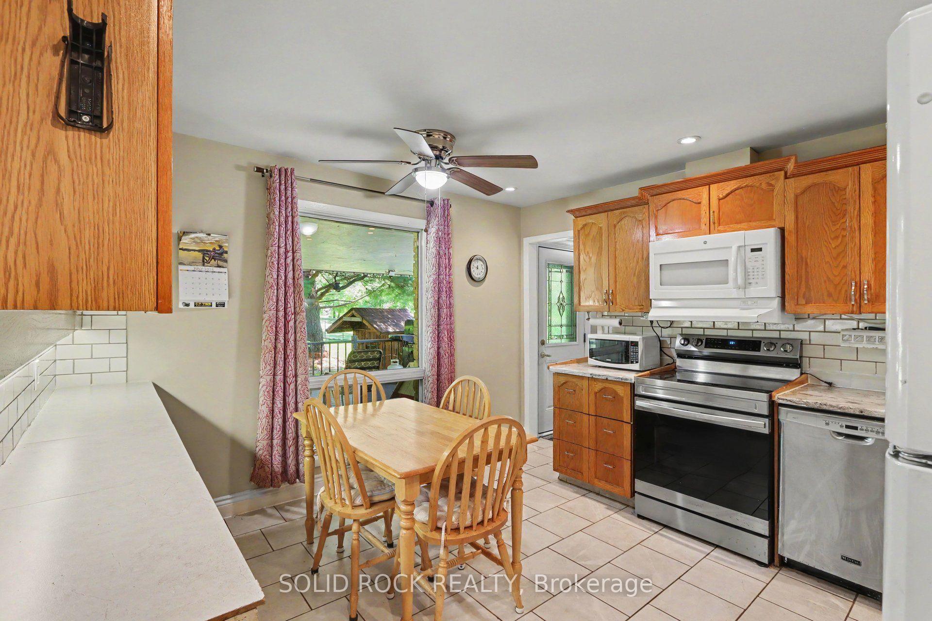 Photo 10 of 220 Highfield Crescent, Beckwith, Beckwith Twp — HOMEH