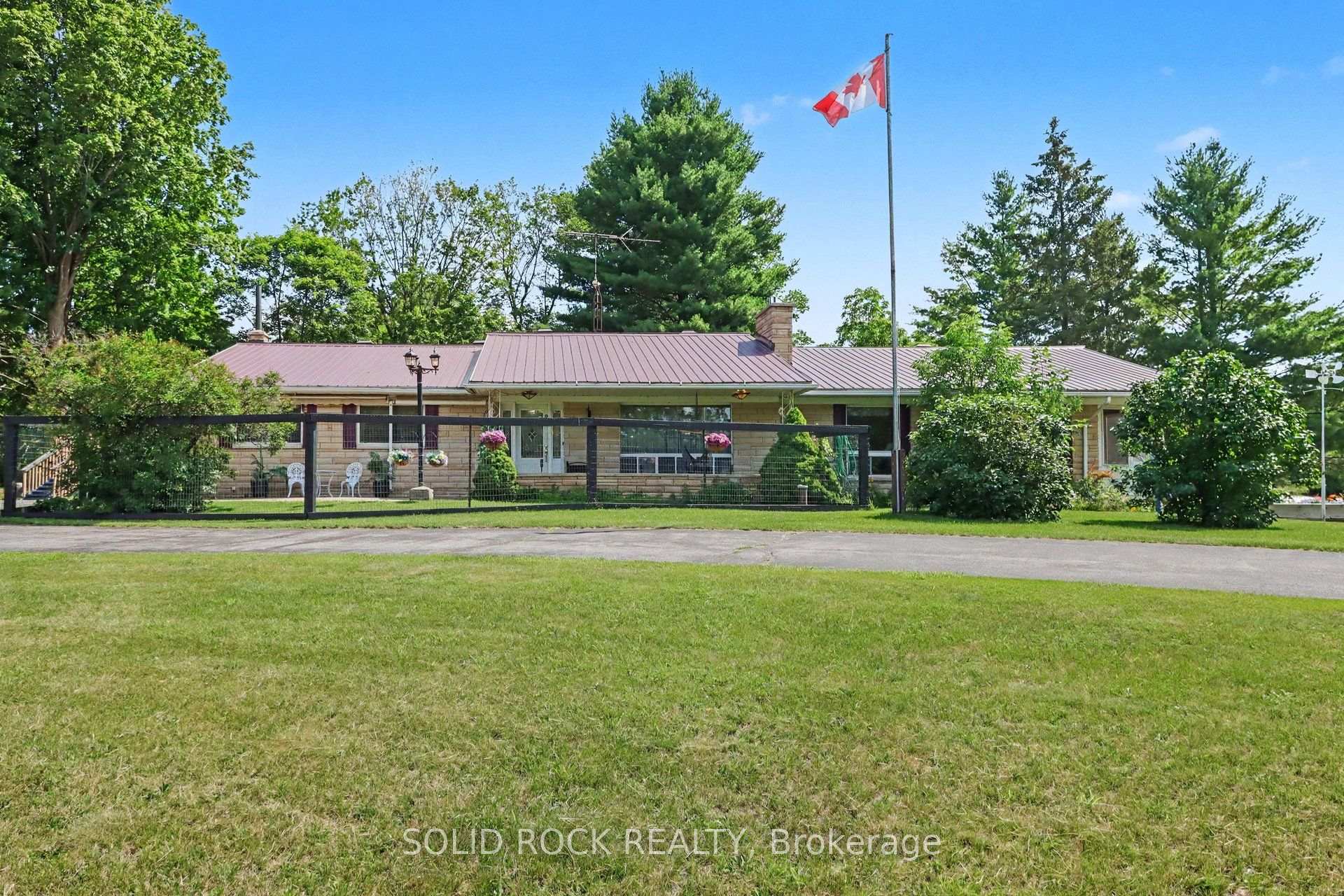 Photo 30 of 220 Highfield Crescent, Beckwith, Beckwith Twp — HOMEH